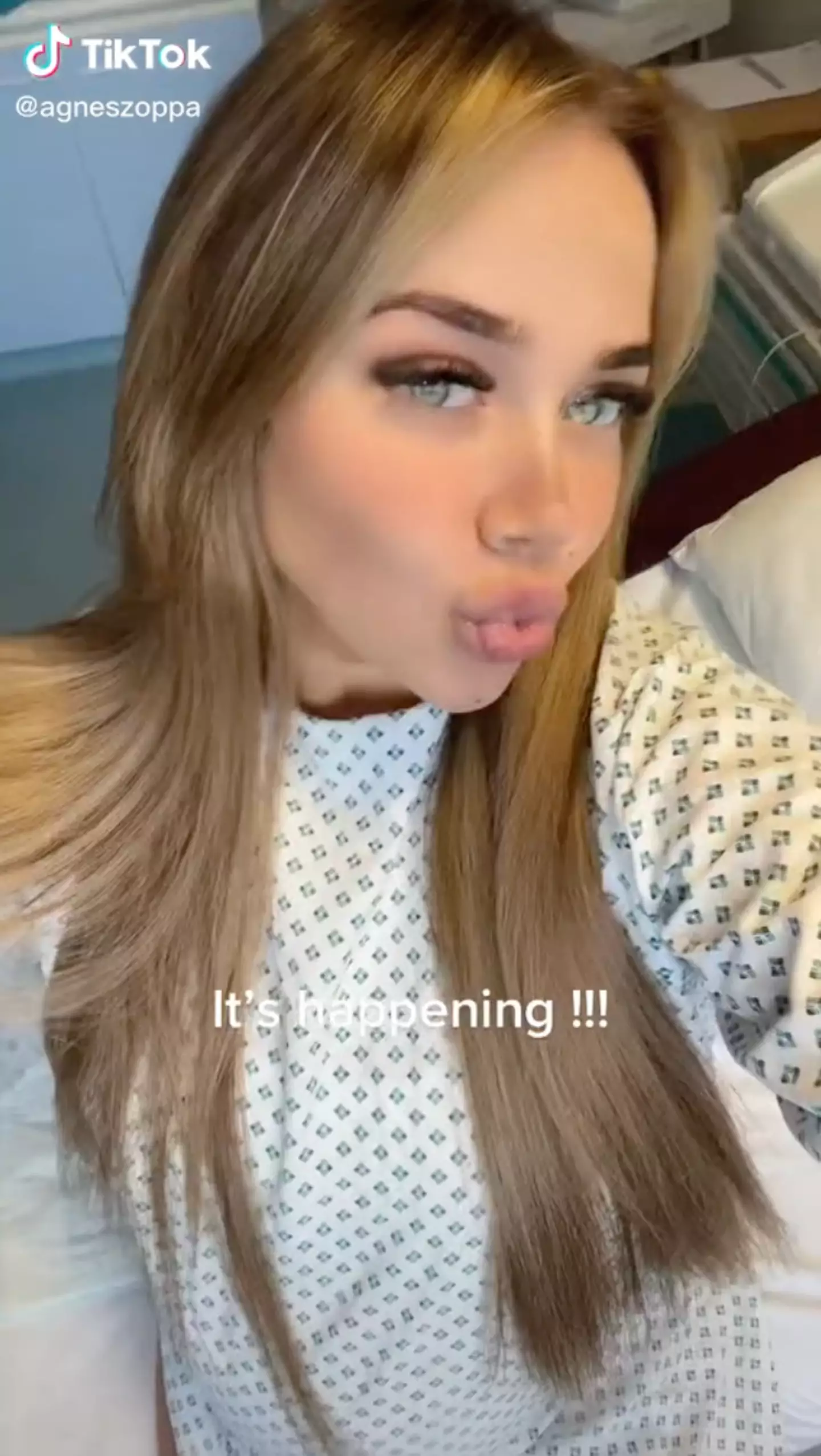 Agnes also shared what she looked like when the moment finally came.