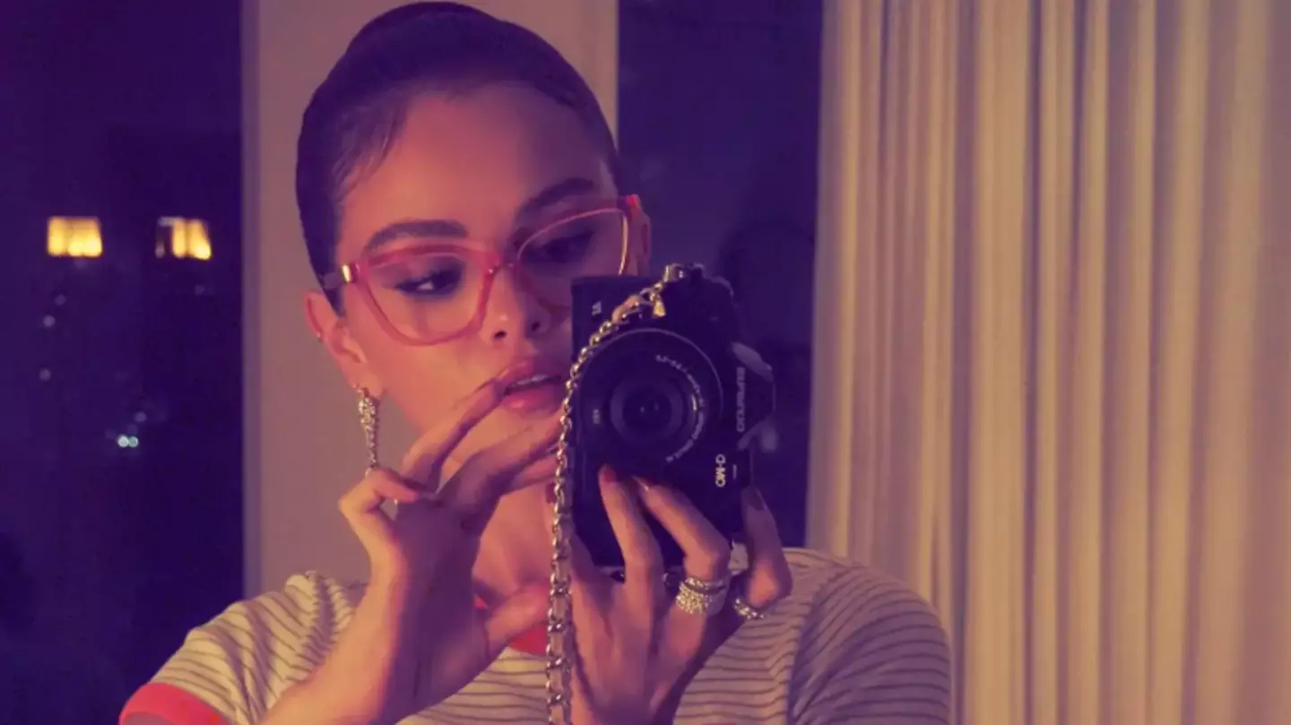 Selena Gomez posts underwear selfie and one detail has fans asking major question