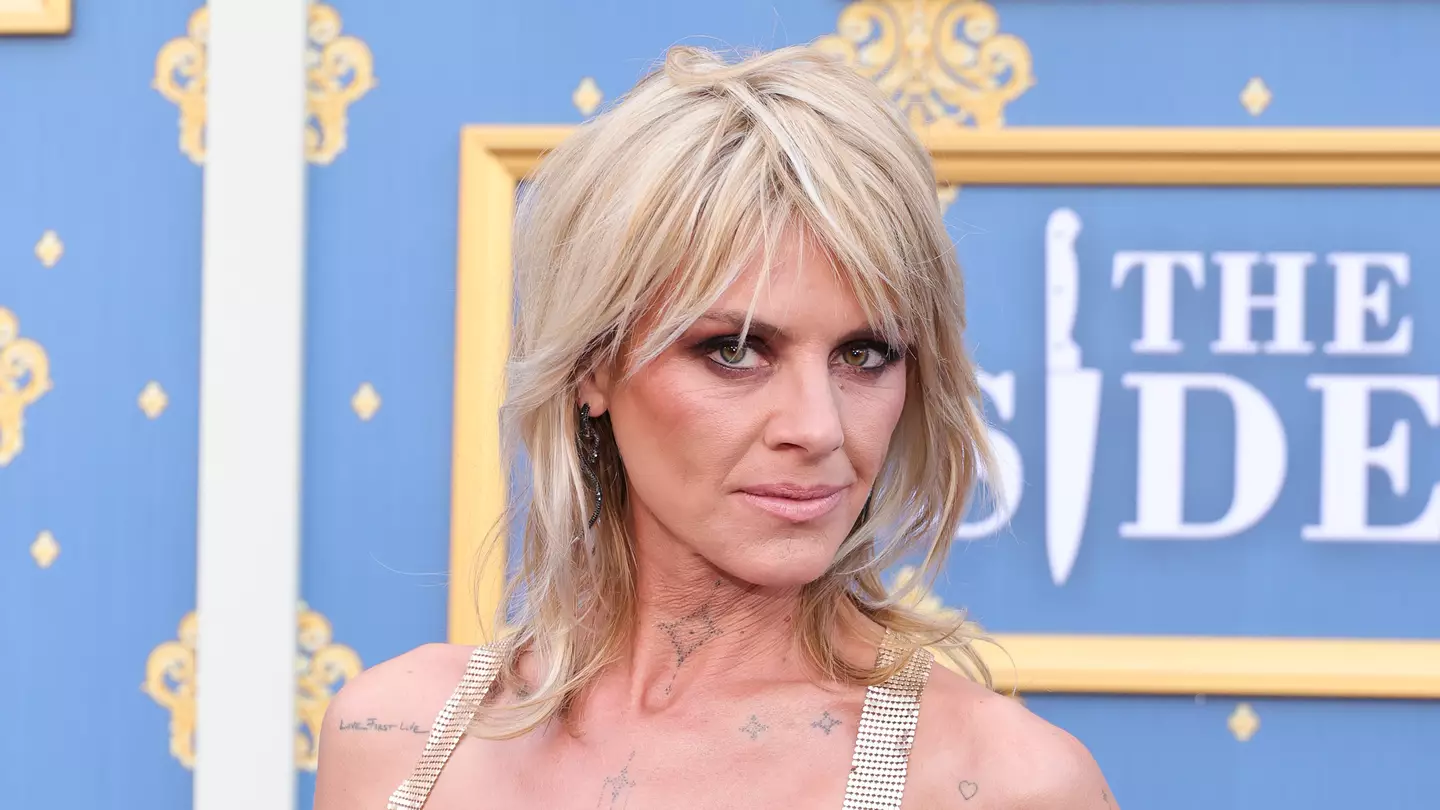 Scrubs star Eliza Coupe responds after concerned fans comment on her 'unrecognisable' appearance