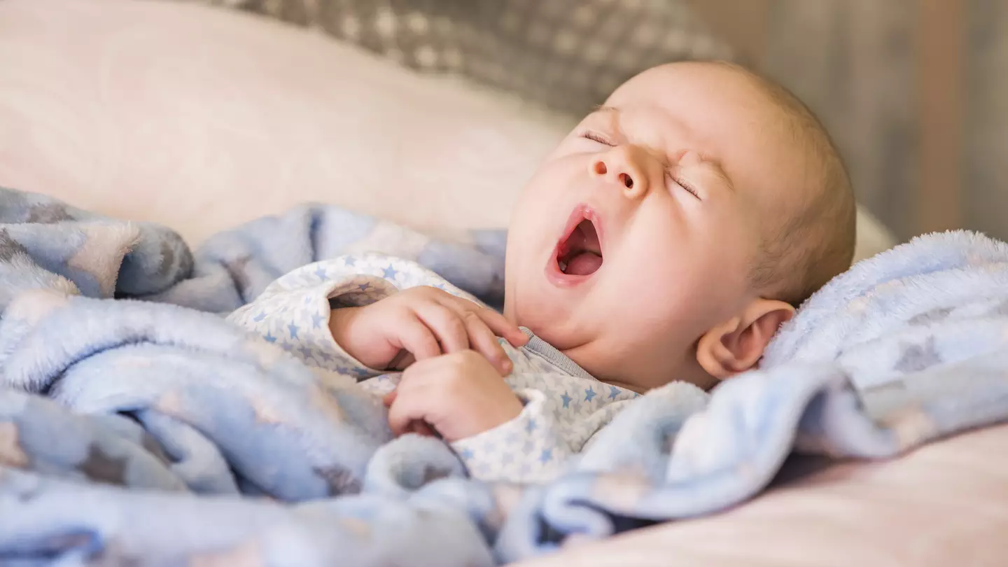 Massage Instructor Shares Simple Trick To Put Your Baby To Sleep And Parents Are Loving It