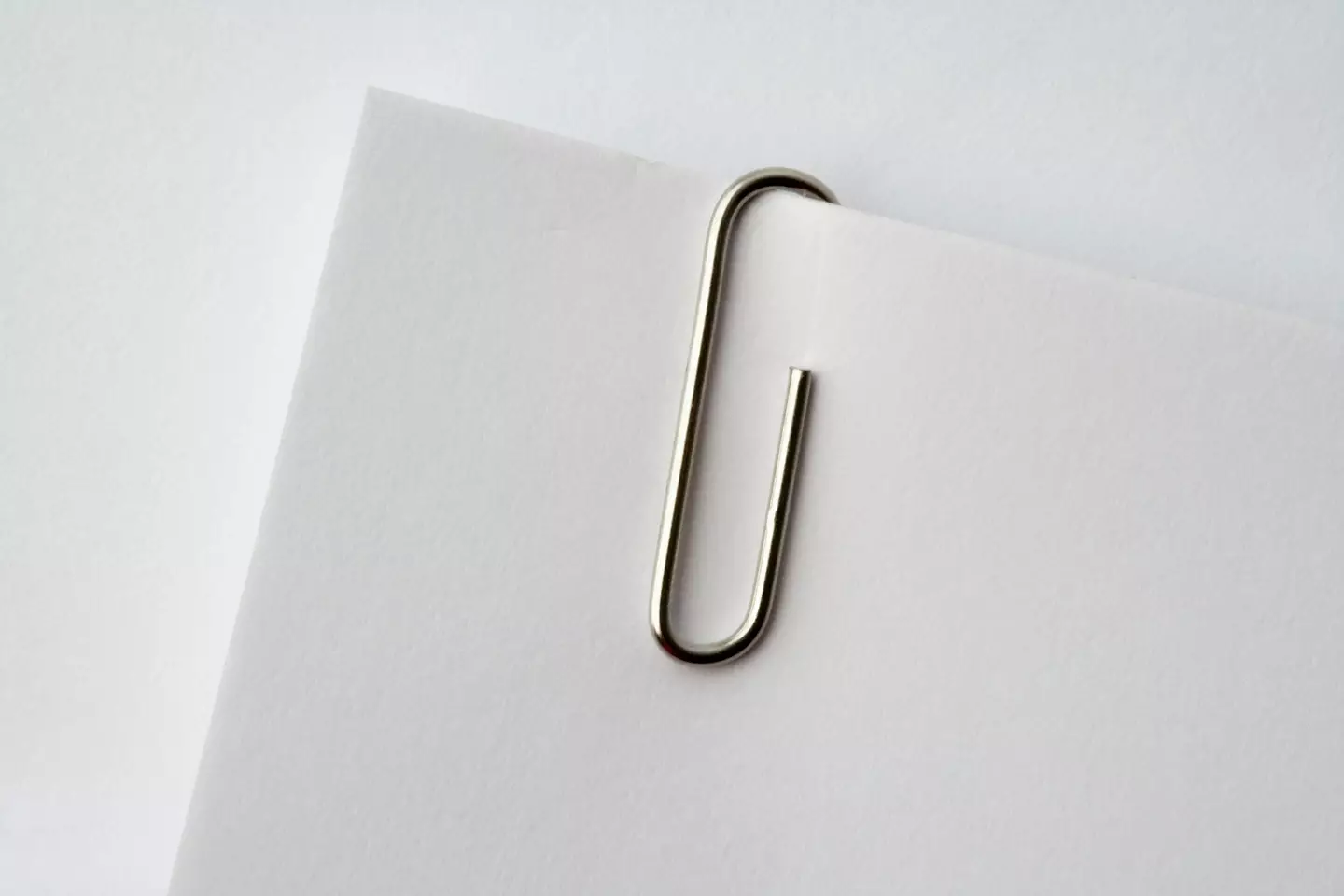 The dating coach says paperclipping is red flag that the relationship is 'destined to go nowhere'.