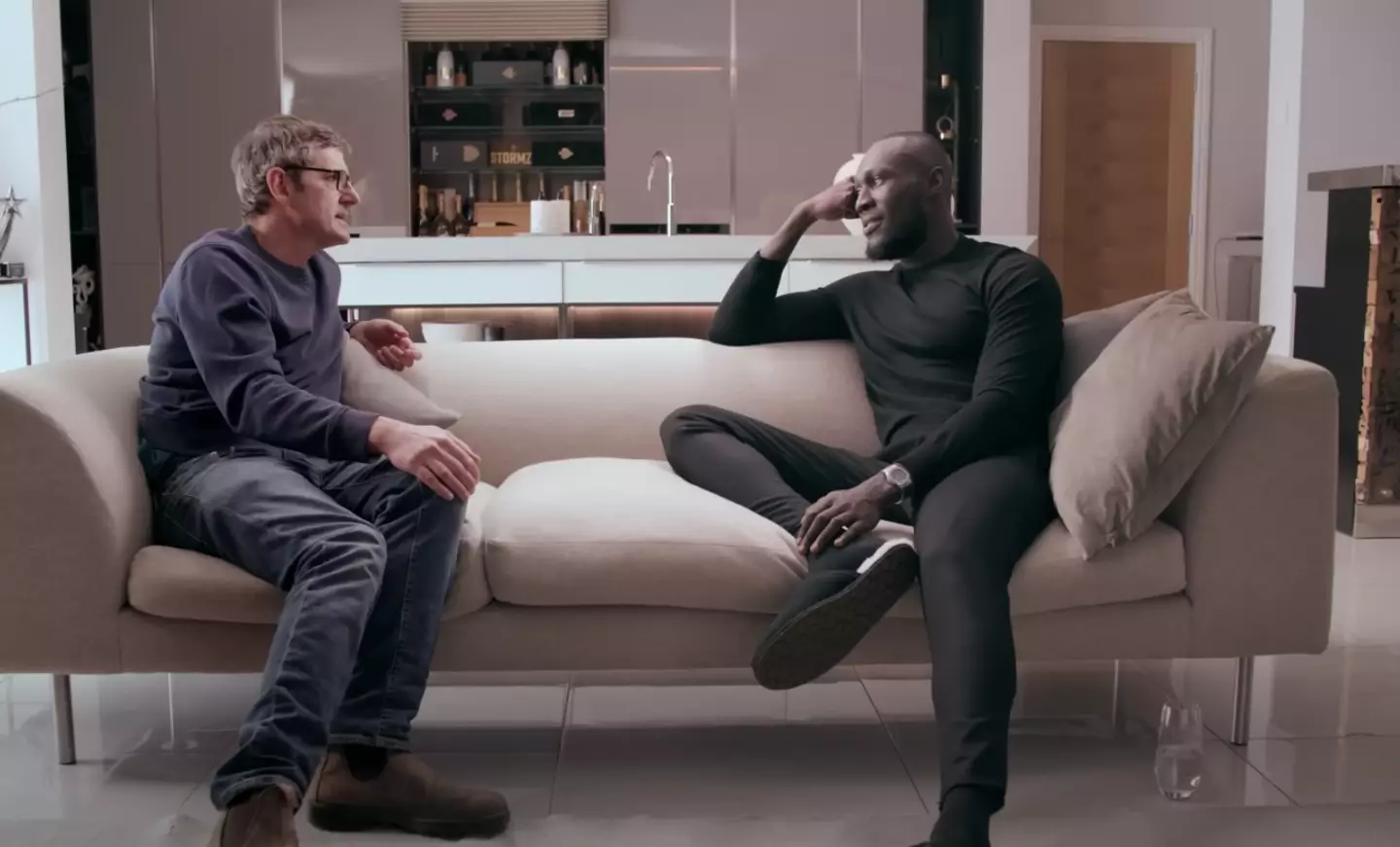 Stormzy chats with Louis about his dating life.