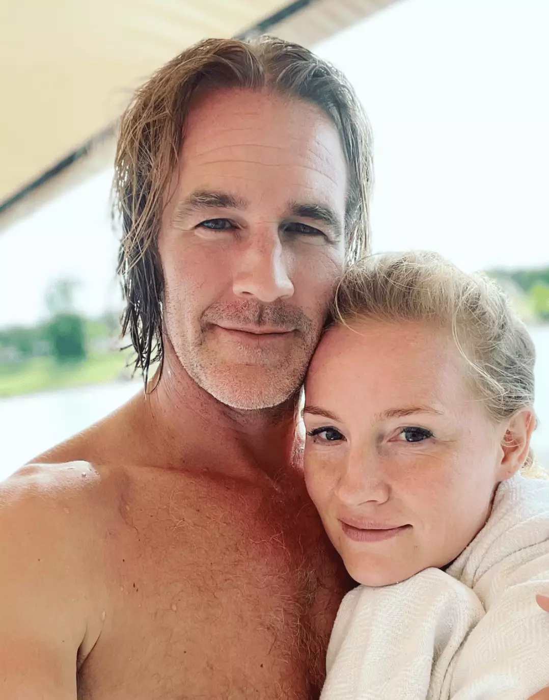 James Van Der Beek leaves behind his wife Kimberly and their six children (Instagram/@vanderjames)