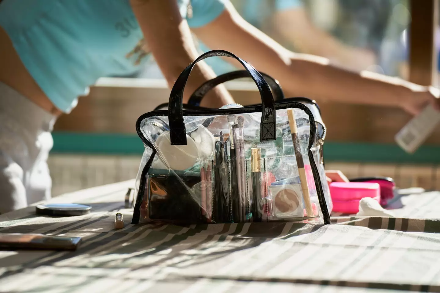 Brace yourselves, we're seeing a Gen Z renaissance of a popular 2000s make-up trend (Getty Stock Images)
