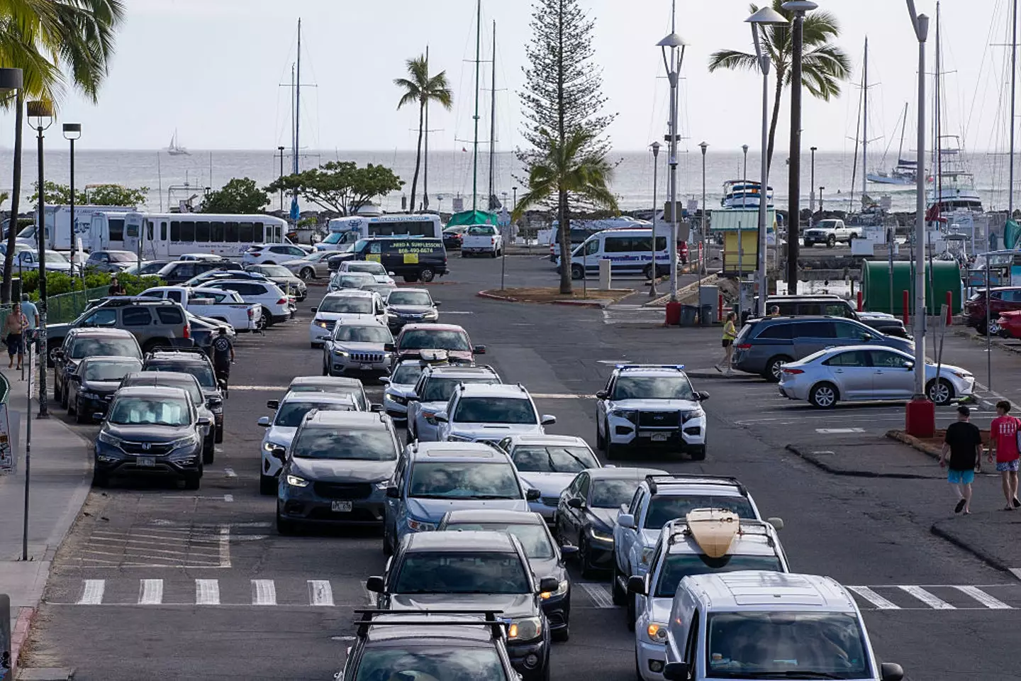 Traffic is backed up in Hawaii as people are trying to flee following the warnings (EUGENE TANNER / Getty Images)
