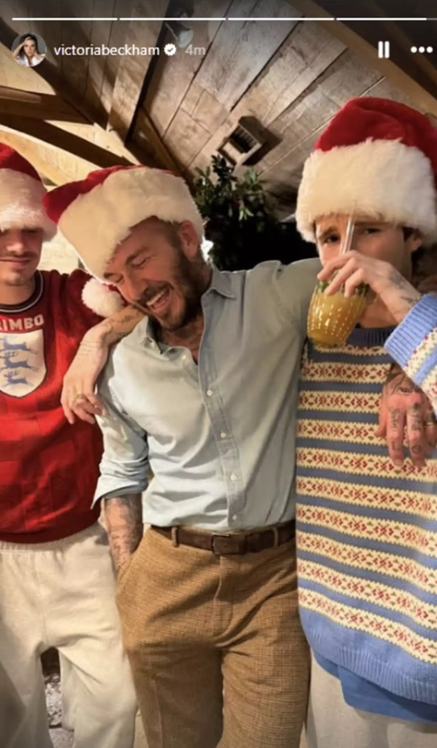 The Beckham's also shared a glimpse at their family Christmas (Instagram/@victoriabeckham)