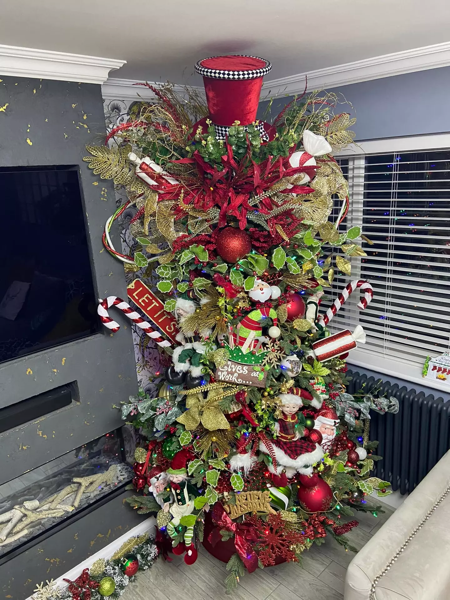 Amy shared a picture of her Christmas tree.