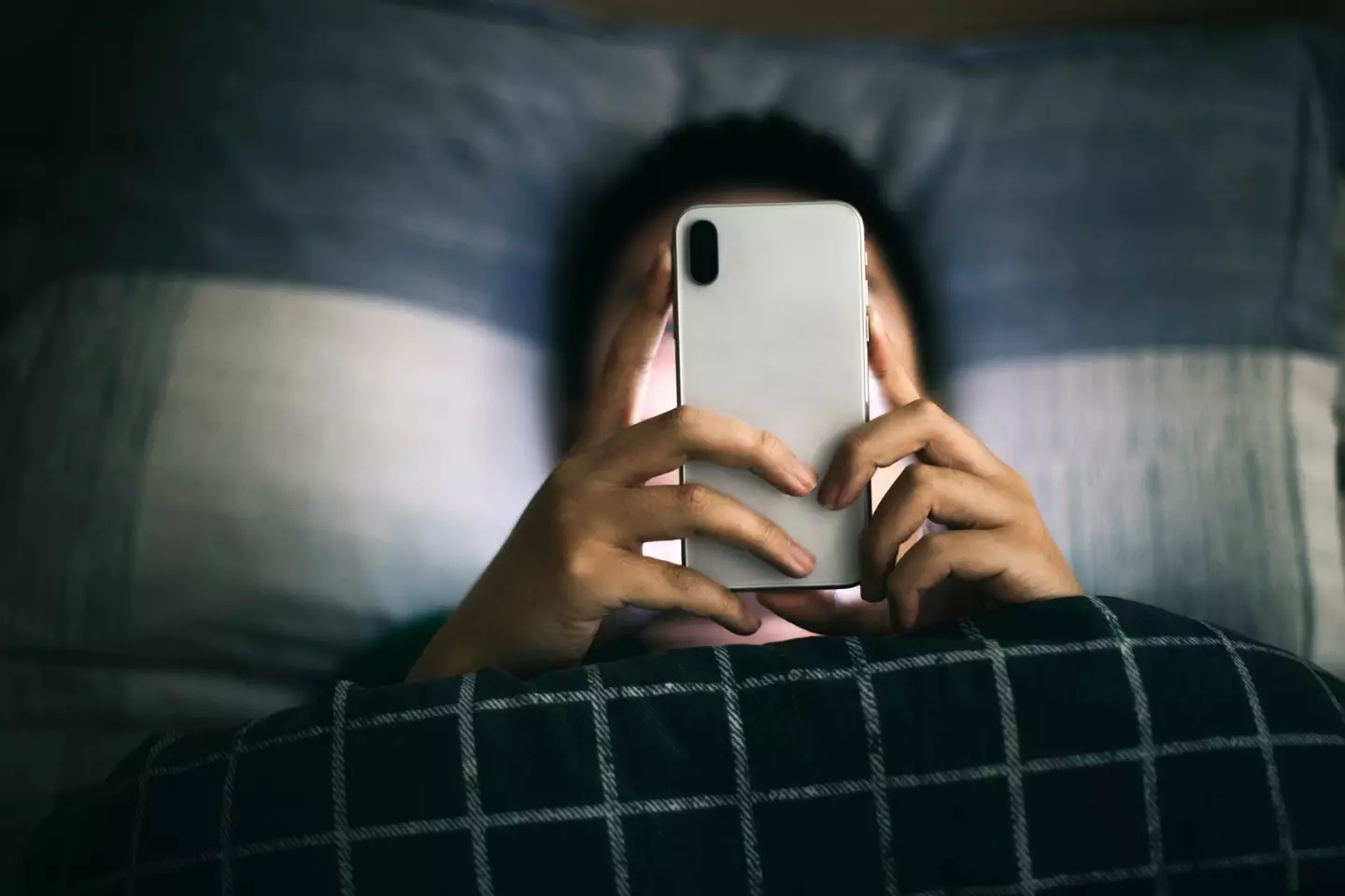 Men's porn watching habits directly impact the lives of women (DuKai photographer / Getty Images)