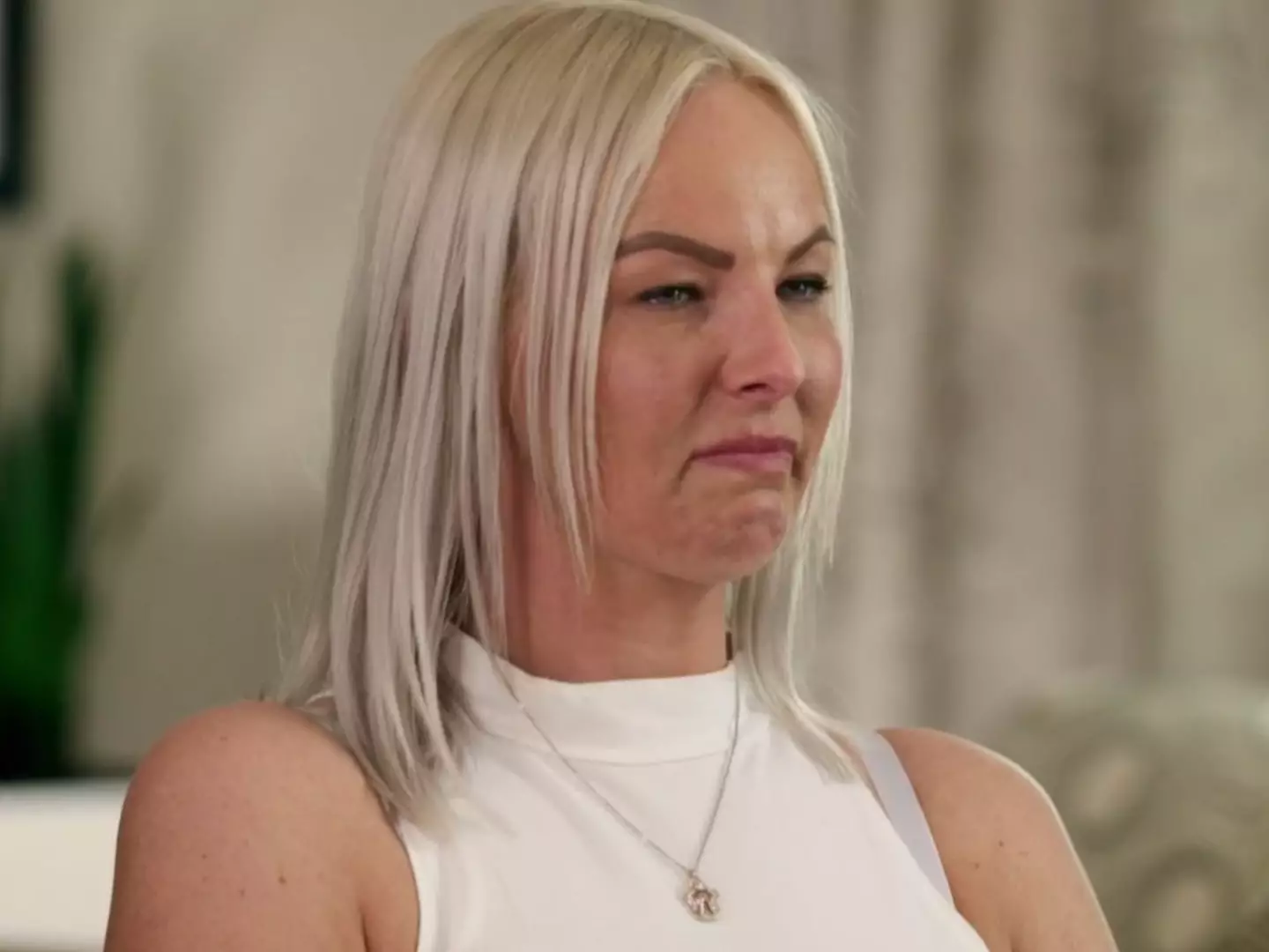 Millionaire Mark offered to help Billie.