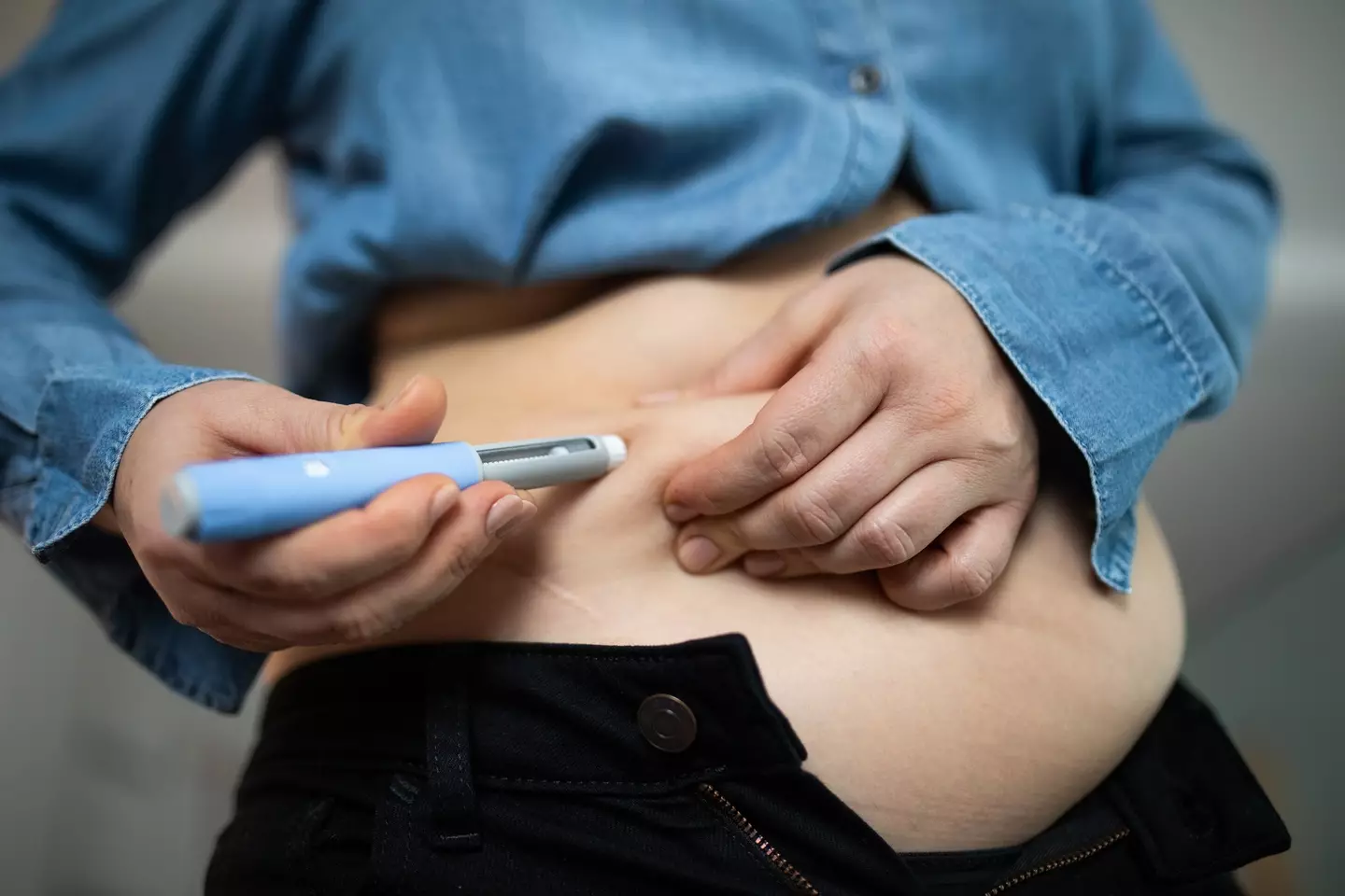 Drugs.com has outlined the main side effects of semaglutide and tirzepatide (Tatsiana Volkava / Getty Images)