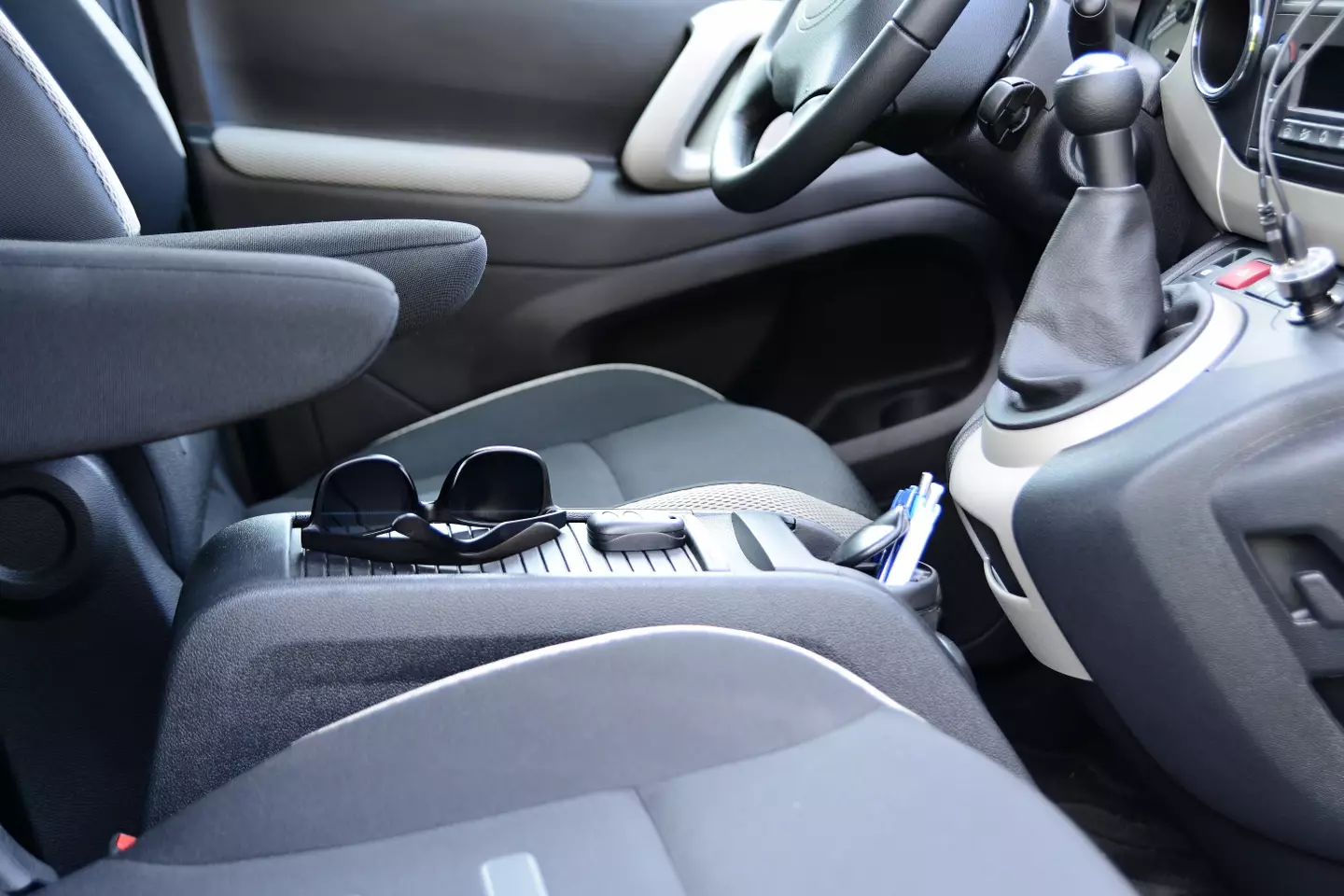 Drivers should think twice before using their specs in their car when it's sunny.