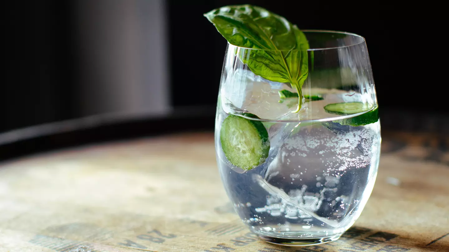 Gin and tonics are a good choice for hay fever sufferers.