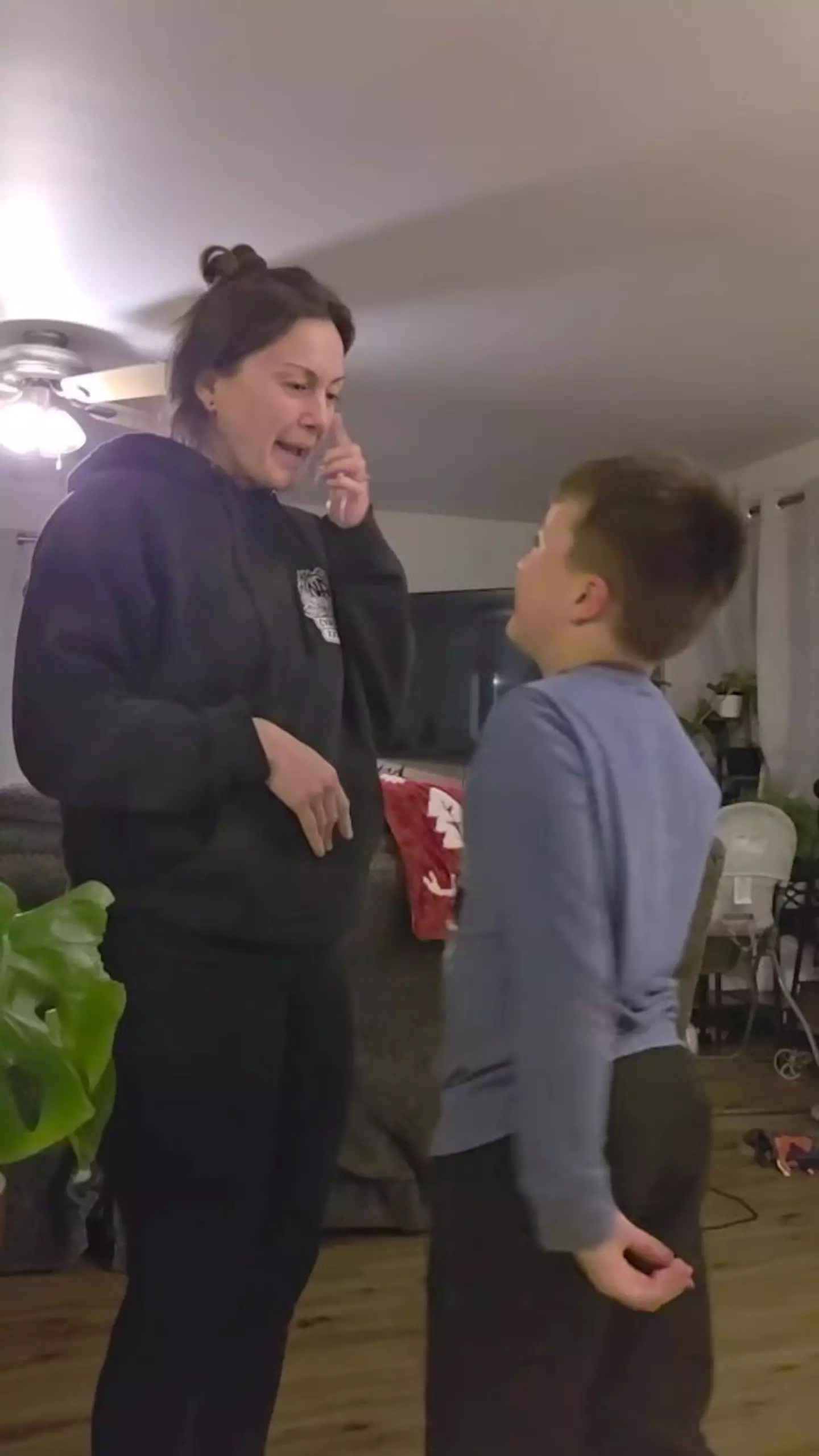 Mothers remember when they first held their children (Kora Hartwell / SWNS)