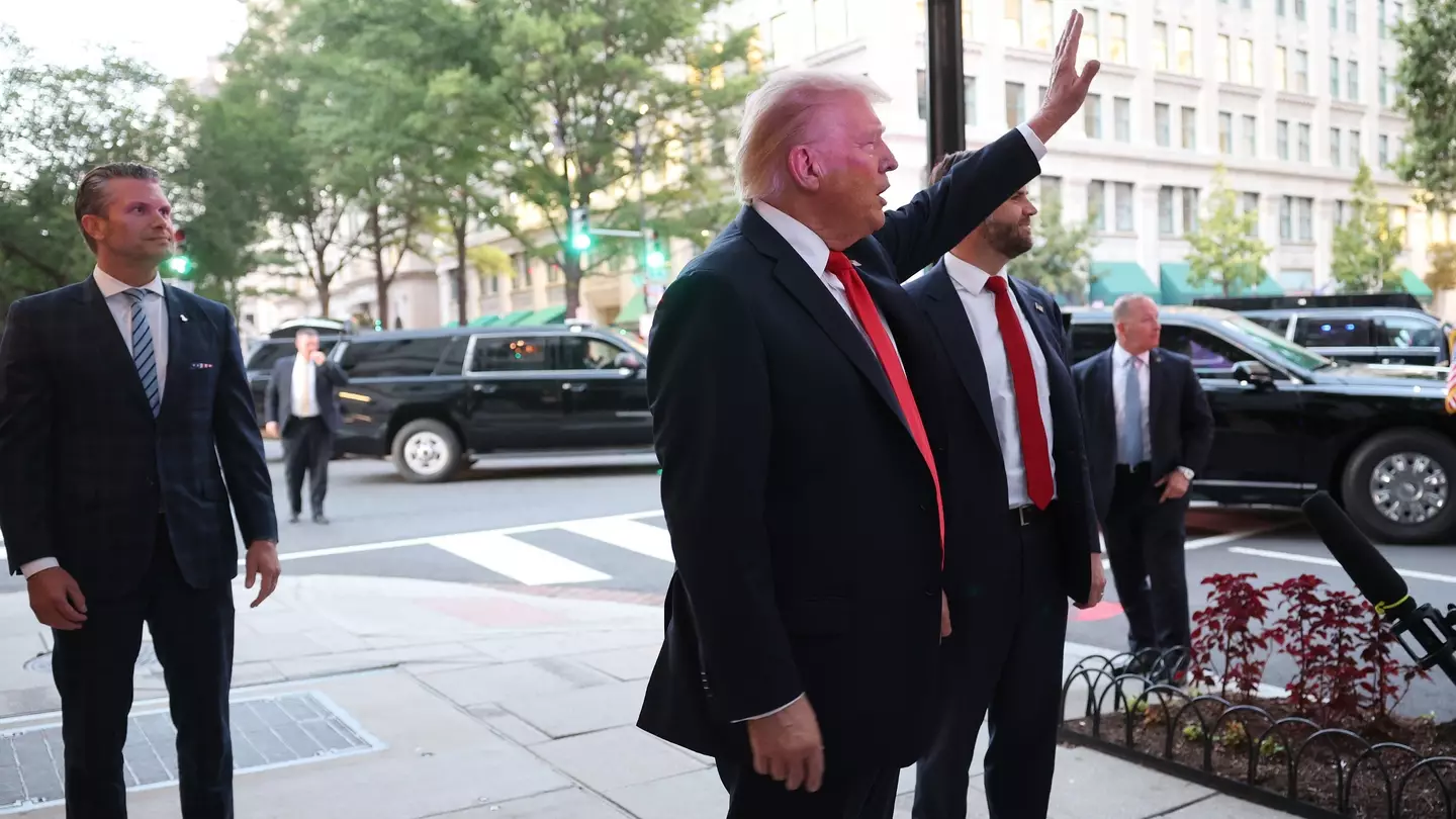 Trump fuels major debate after being savagely booed and insulted during restaurant appearance