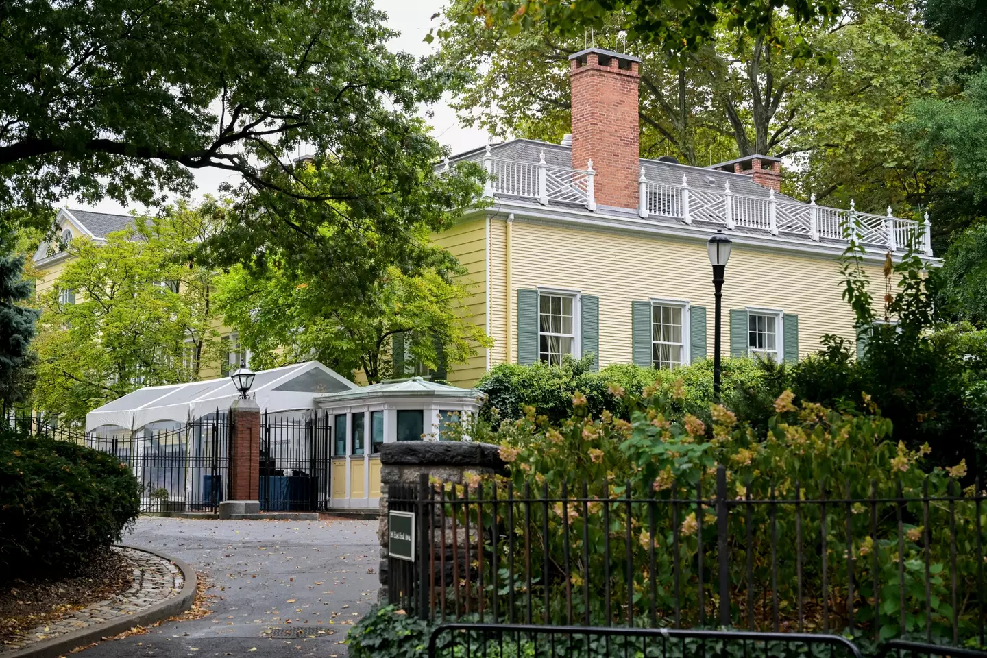 The mansion was erected in the 1700s (Victor J. Blue/Bloomberg via Getty Images)