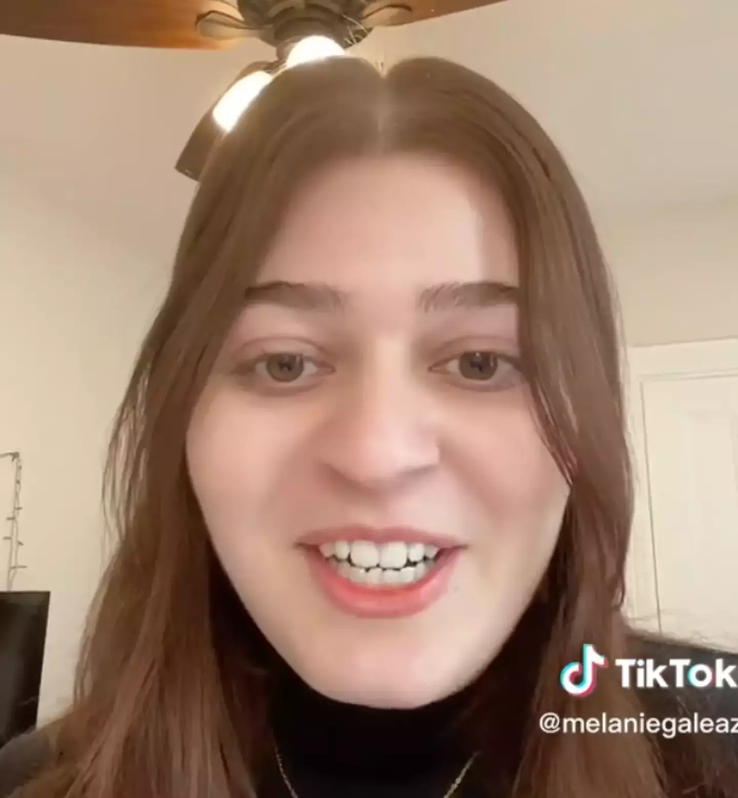 Melanie has since 'parted ways' with the tampon. (TikTok/@melaniegaleaz)