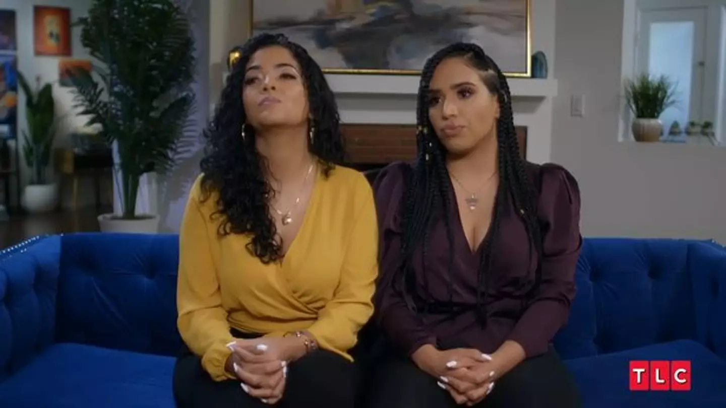 Paula and Francia like to spend time together naked.