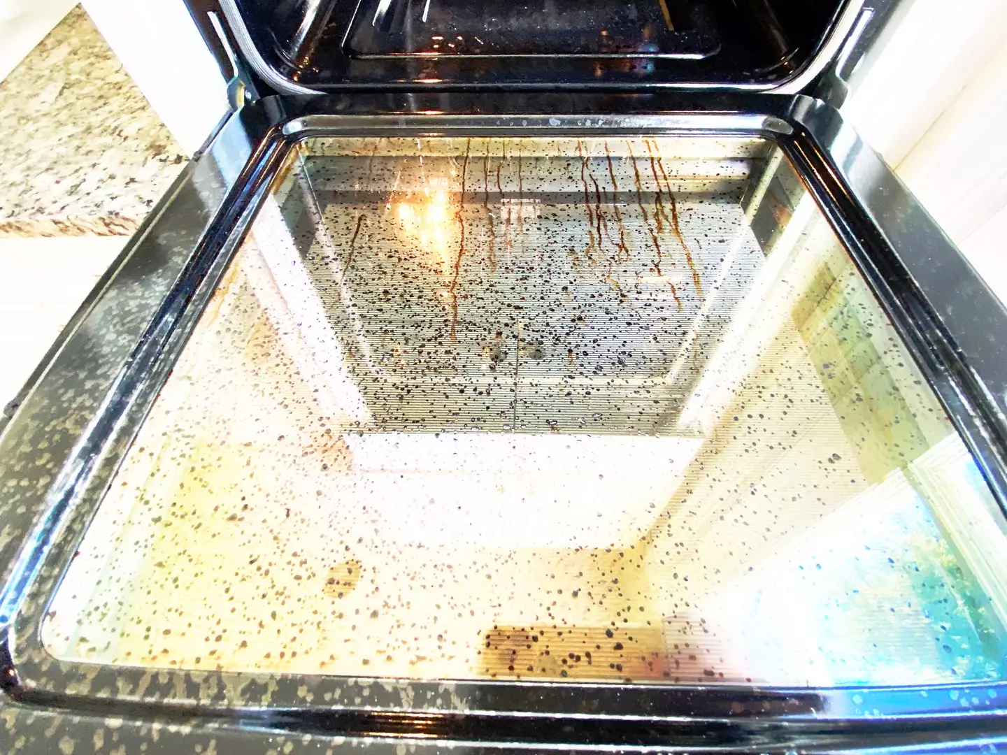 A TikToker revealed how to clean the oven quickly. (Catherine McQueen/Getty Stock Image)