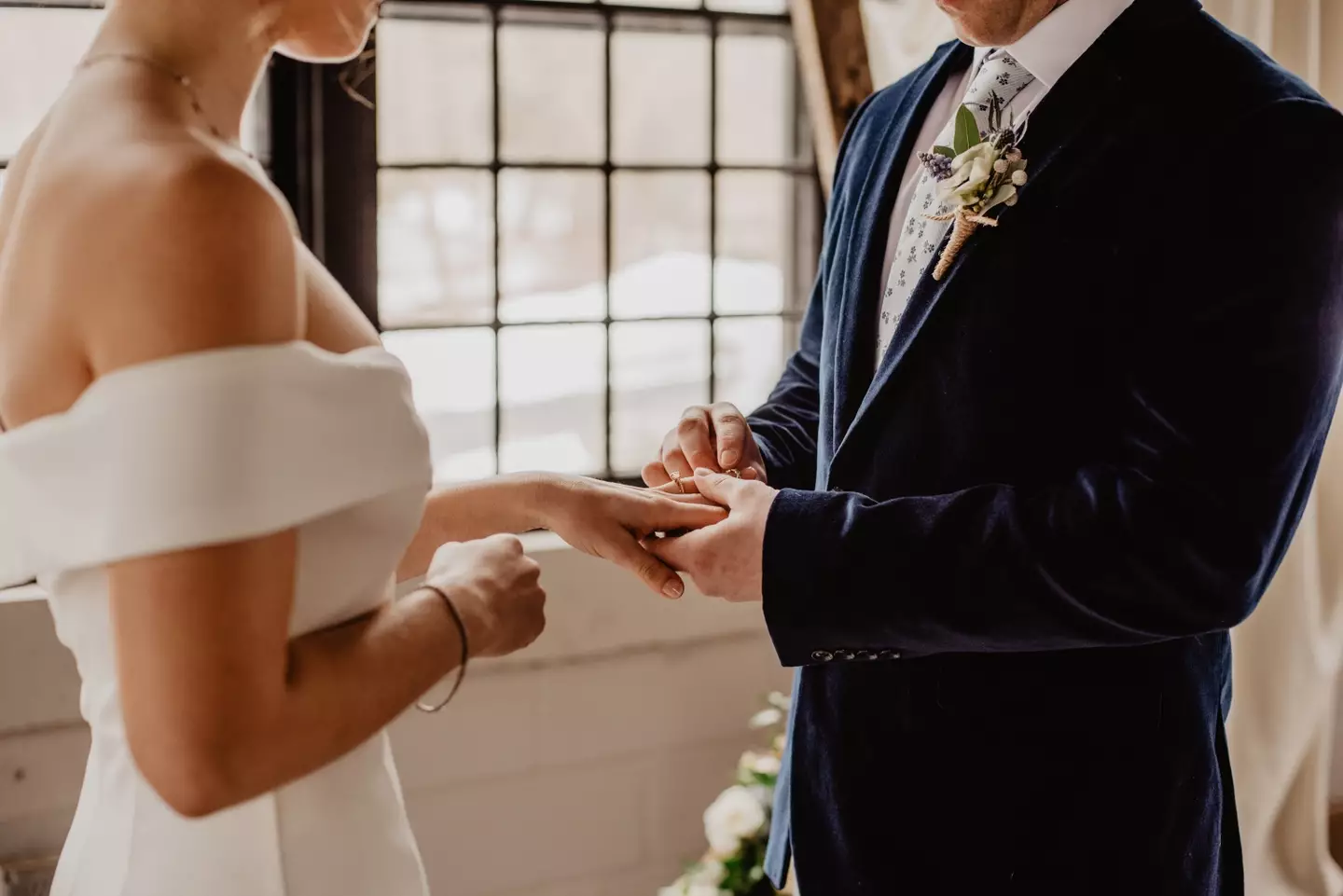 Brides thanked the photographer for the titbit.