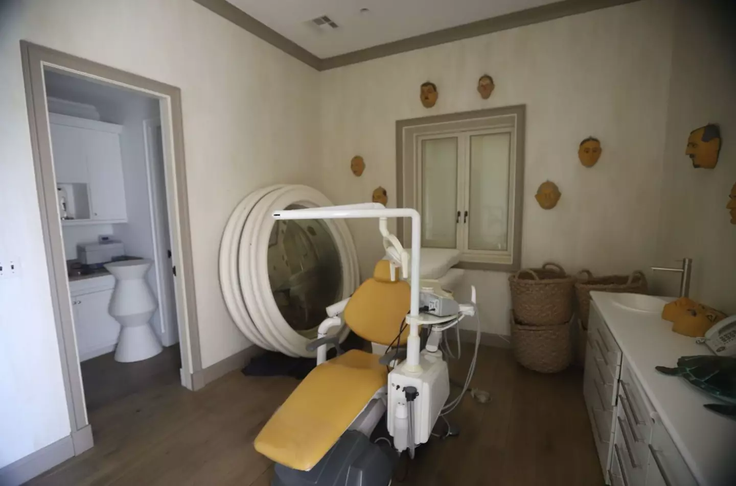 The chair can be seen from a number of different angles (X/OversightDems)