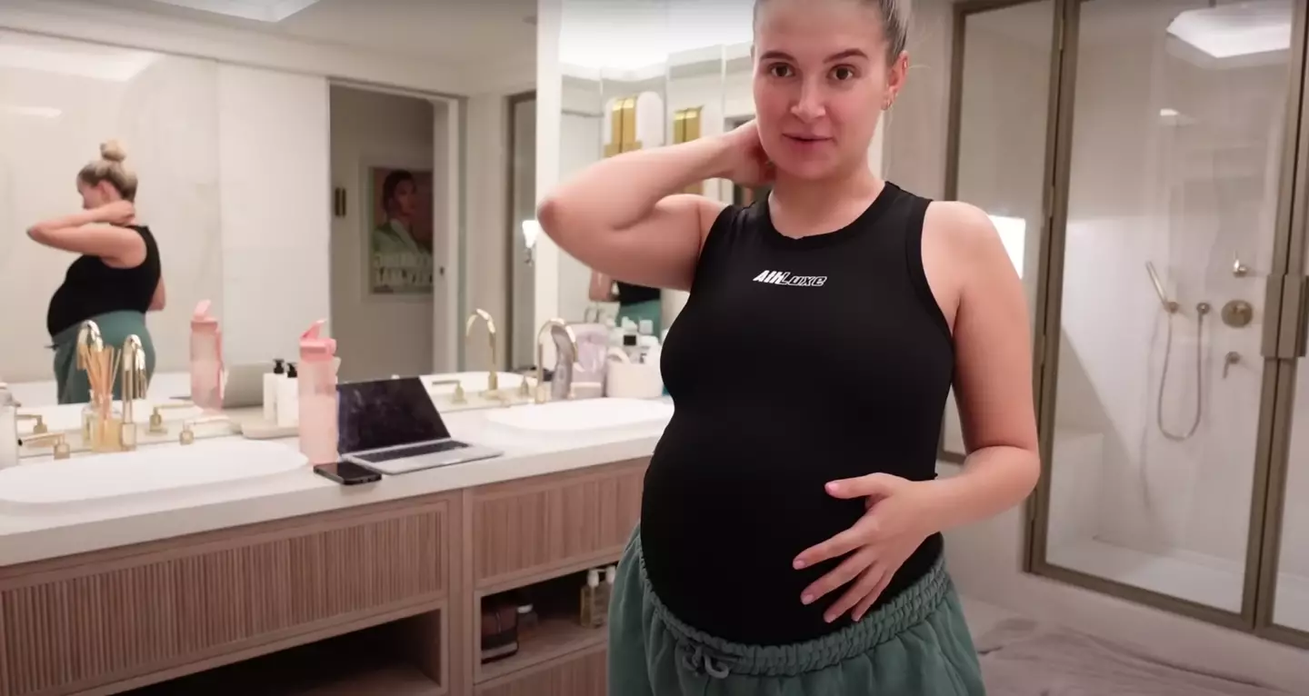 The social media influencer shared a baby bump update with fans.
