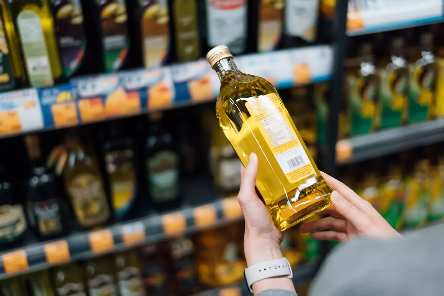 The price of olive oil is pretty shocking (D3sign / Getty Images)