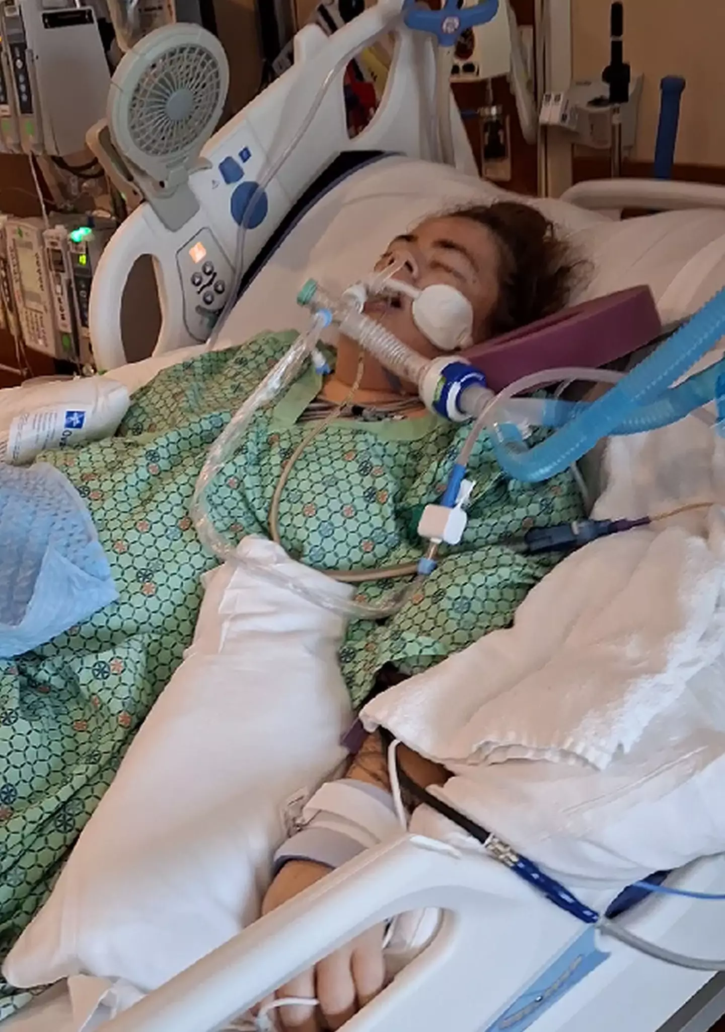 Two litres of black liquid was drained from her lungs (Kennedy News and Media)