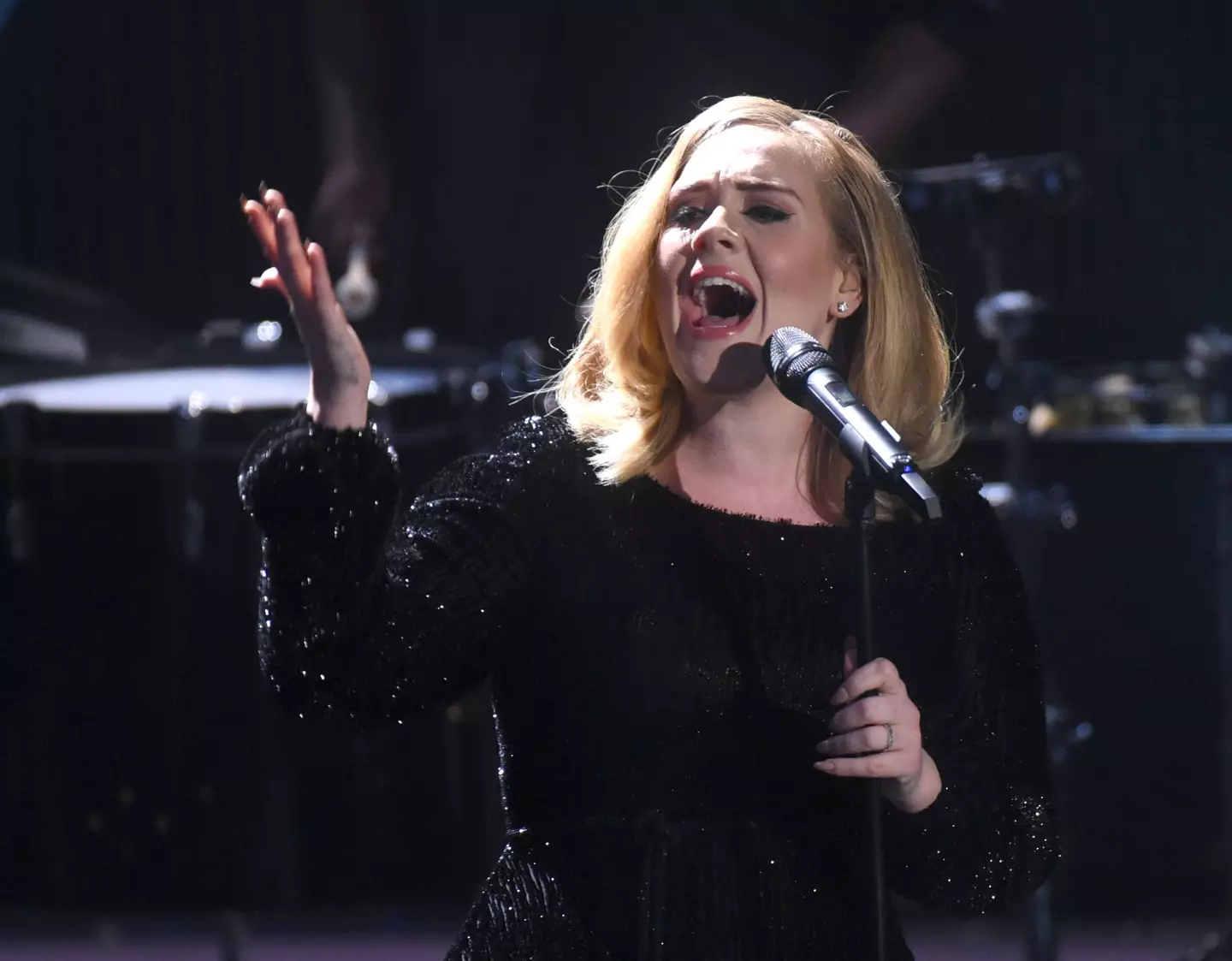Adele’s unmistakable London accent is almost as iconic as her singing voice.