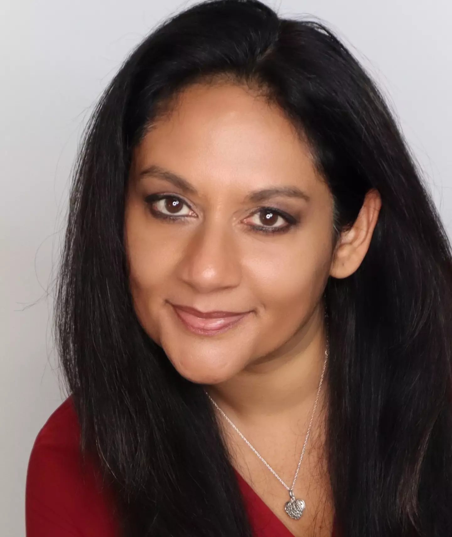 Narcissism expert Dr Supriya McKenna gave us the lowdown on what it really means if you keep checking your own Instagram (Supplied)