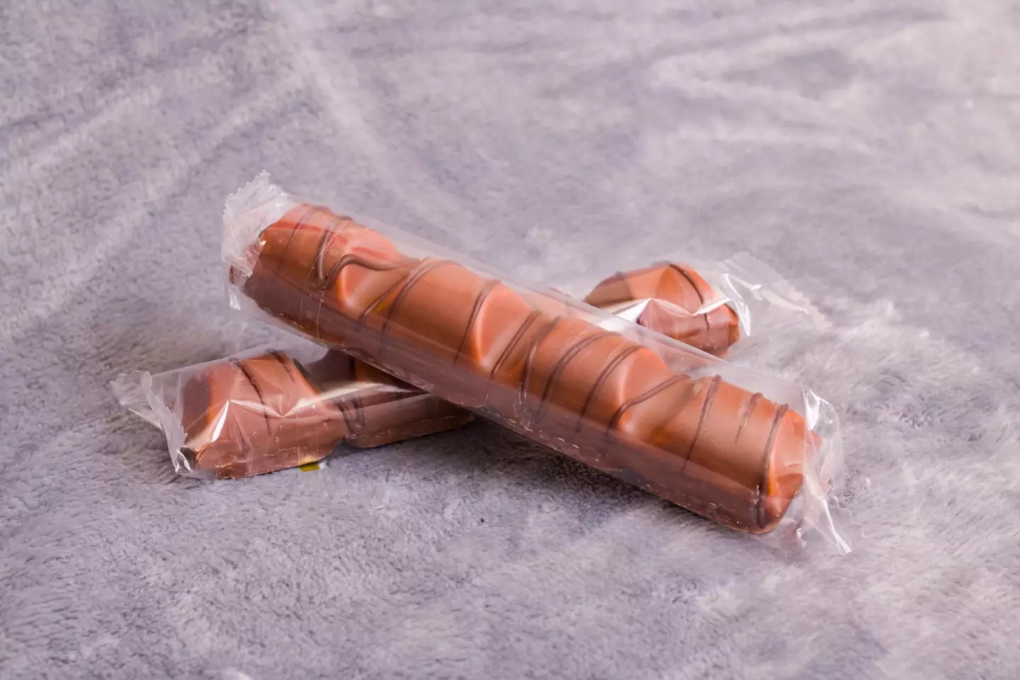 A whole Kinder Bueno bar is used for the mixture (