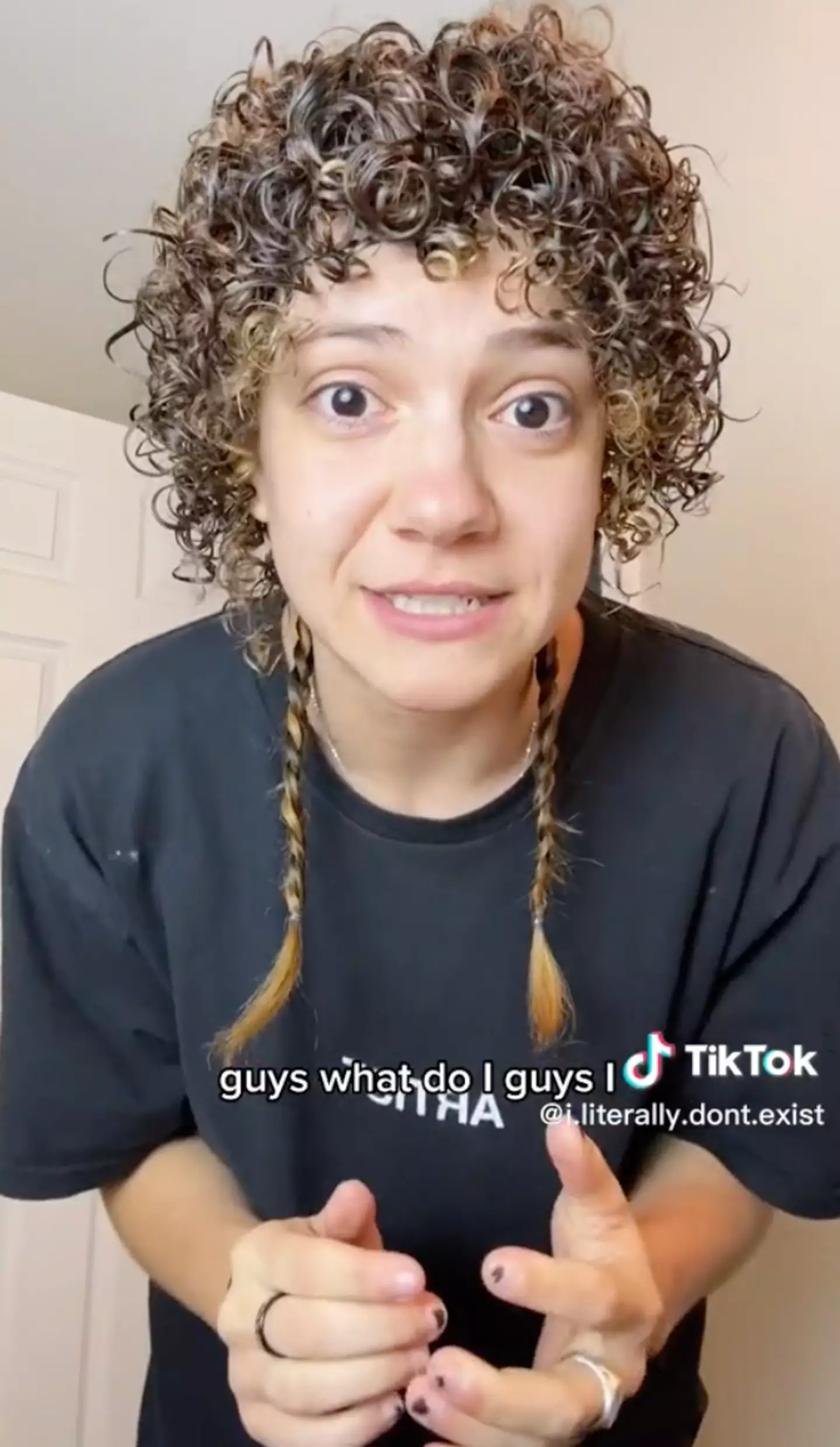 The TikToker shared the hair drama online.