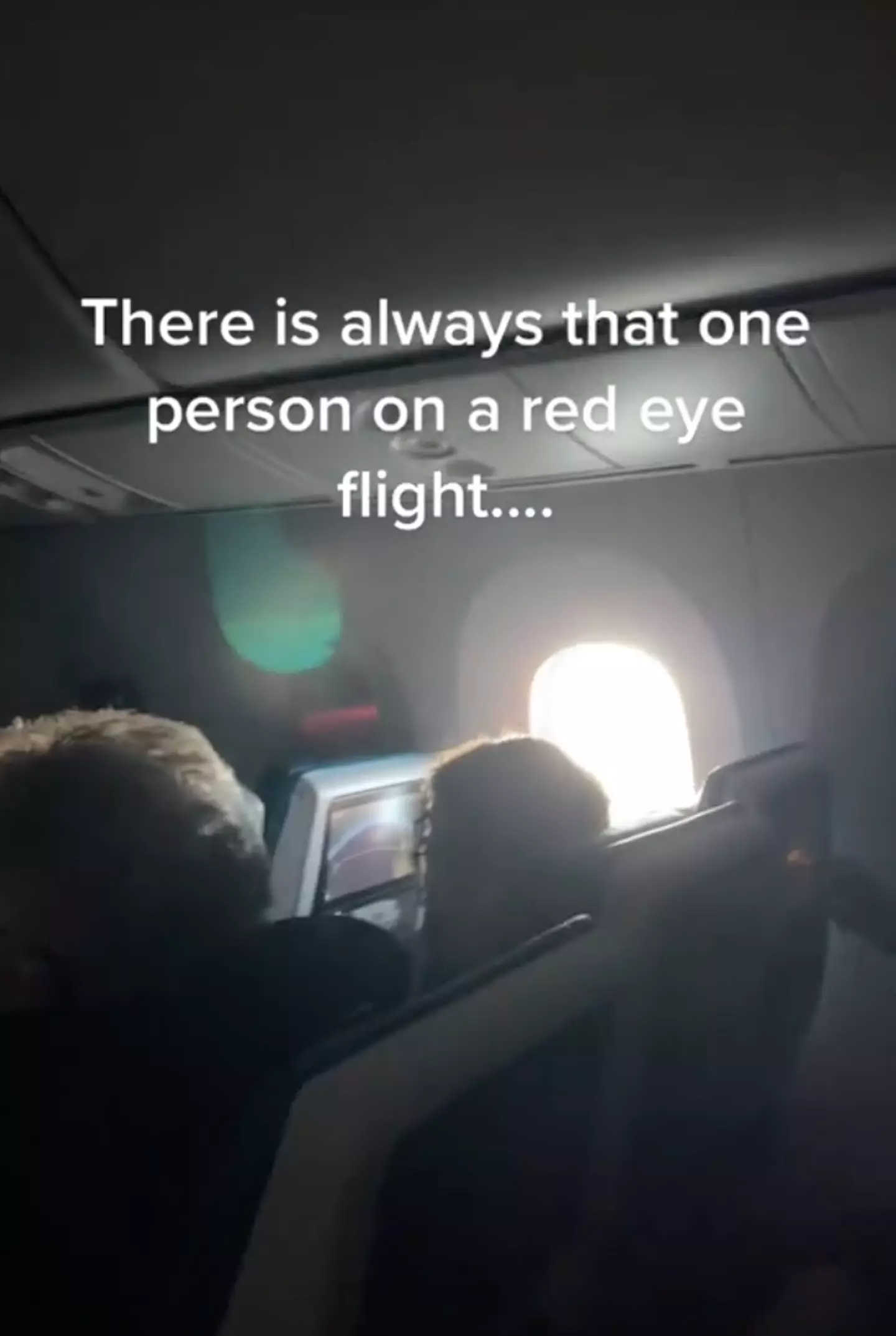 The video showed one passenger on the entire cabin with their window shade open.