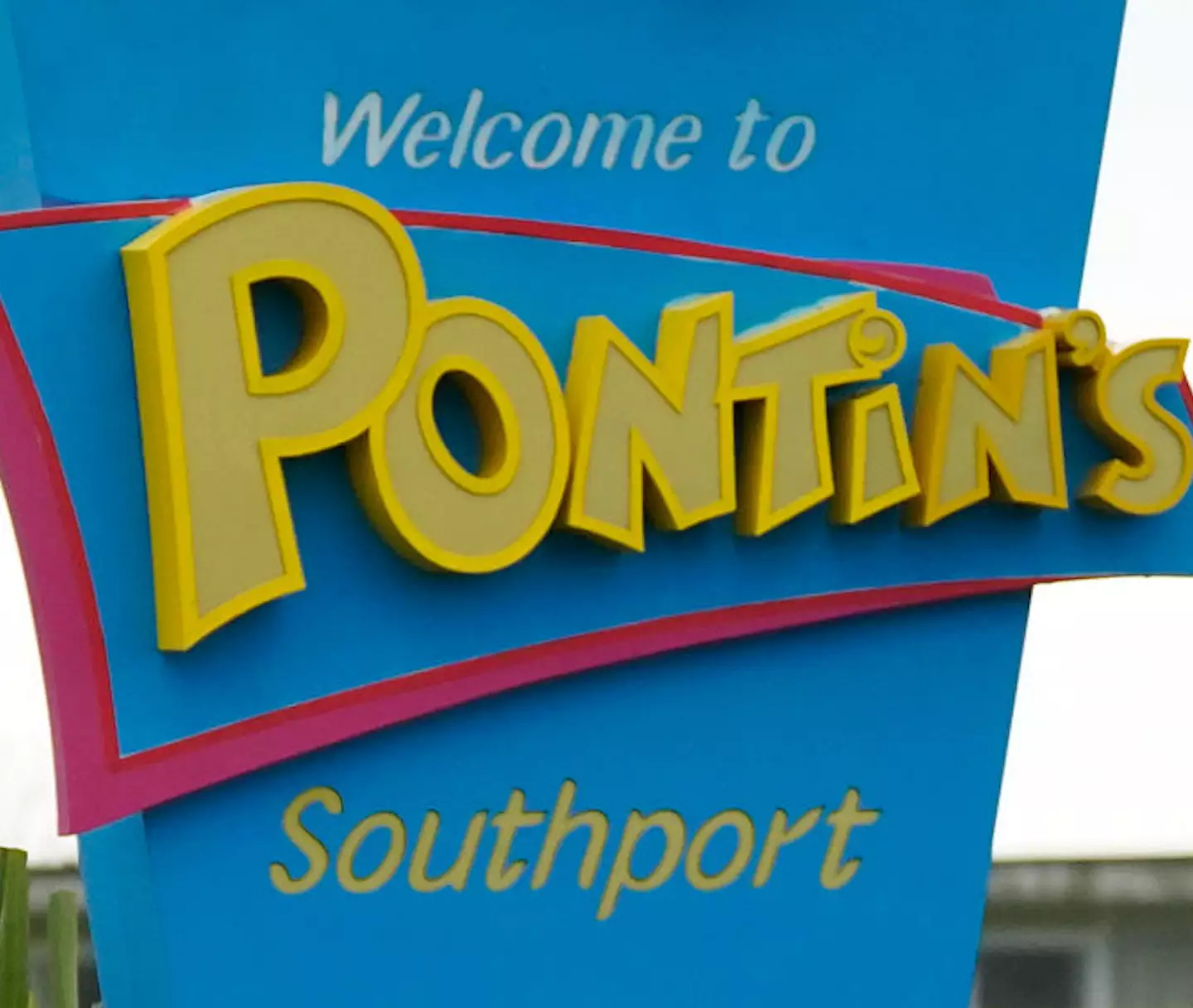 A list of 40 blacklisted surnames at Pontins has been revealed.
