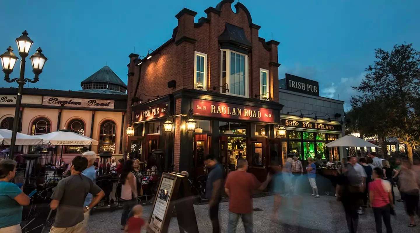 An autopsy report cited in the lawsuit alleges that Dr Tangsuan died of anaphylaxis.