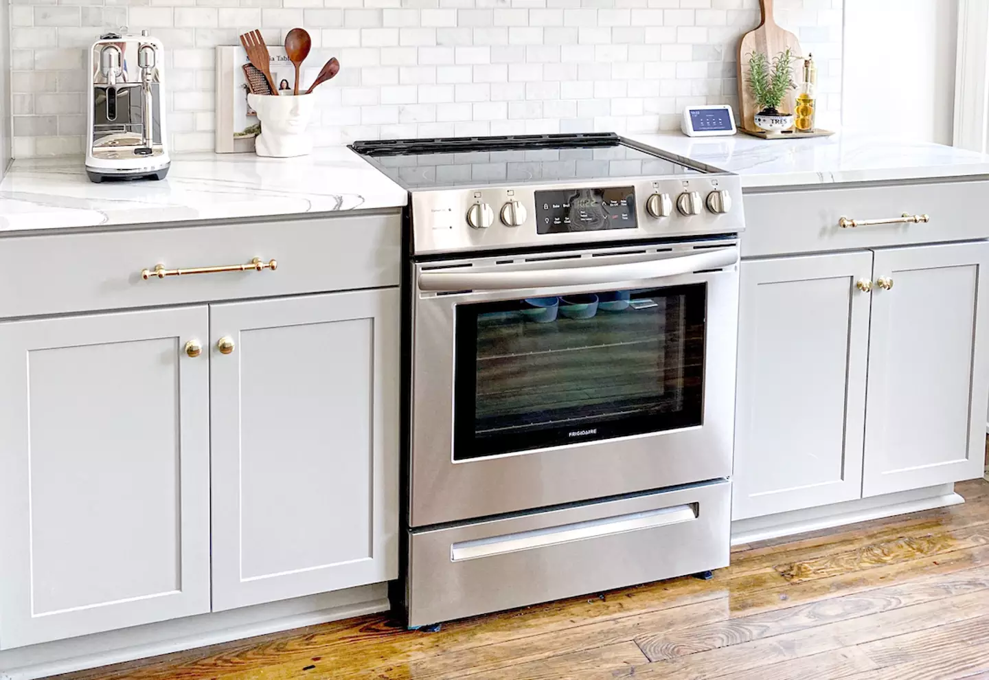 A TikTok user has revealed how you can clean your oven glass. (