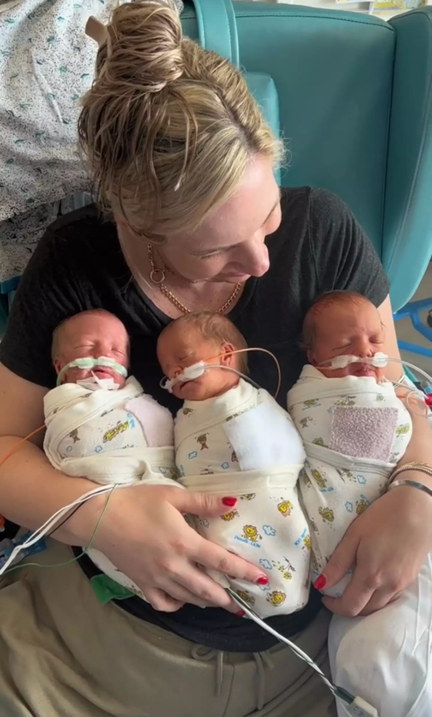 Schneider embraced the experience of being pregnant with triplets, who were born on 28 April.