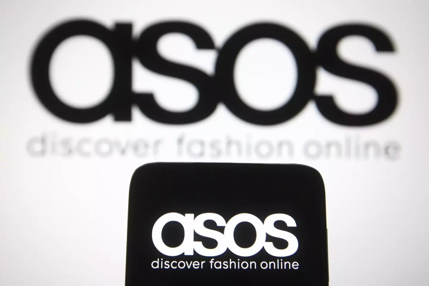 ASOS has done it again with their sample sale website where everything is only £5.