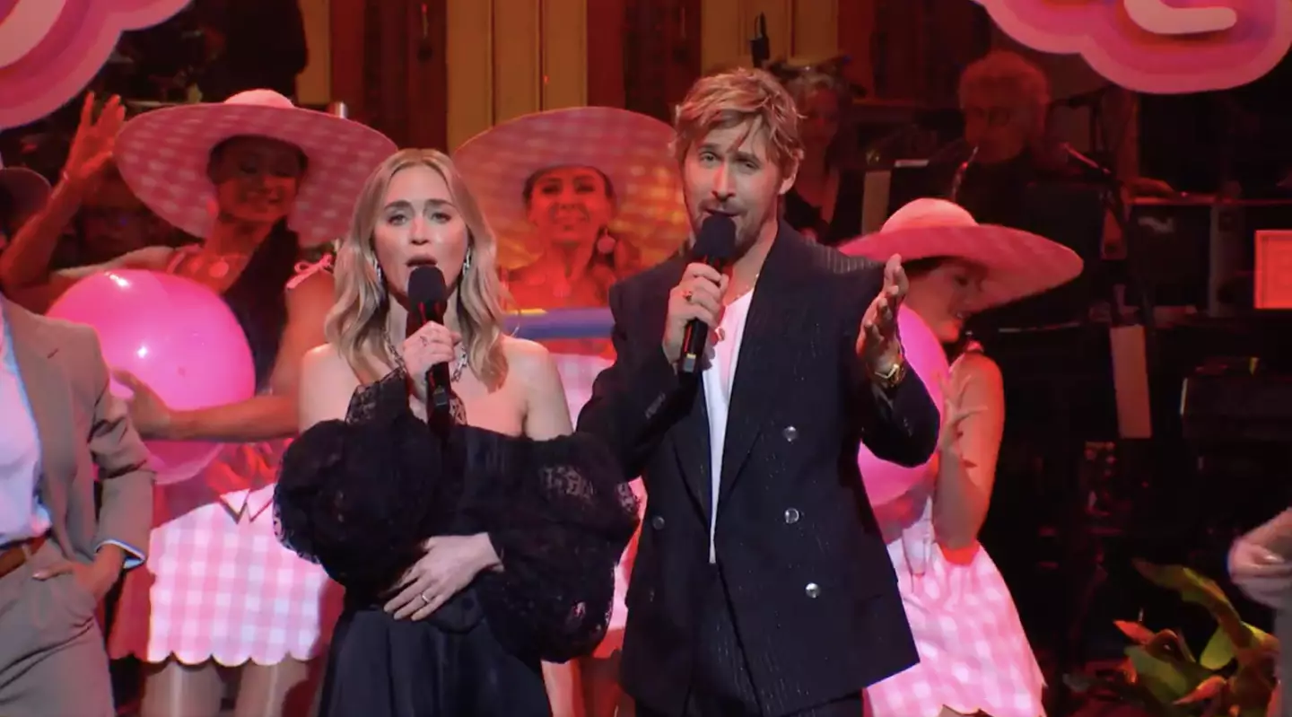 The pair graced the Saturday Night Live stage. (NBC)
