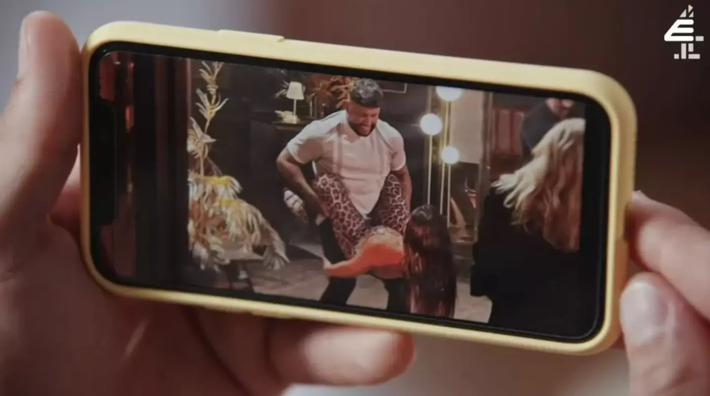 The photo divided the group (Channel 4)