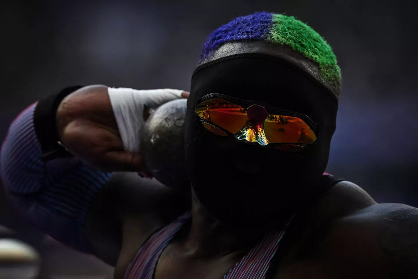 Saunders competes in a mask. (BEN STANSALL/AFP via Getty Images)