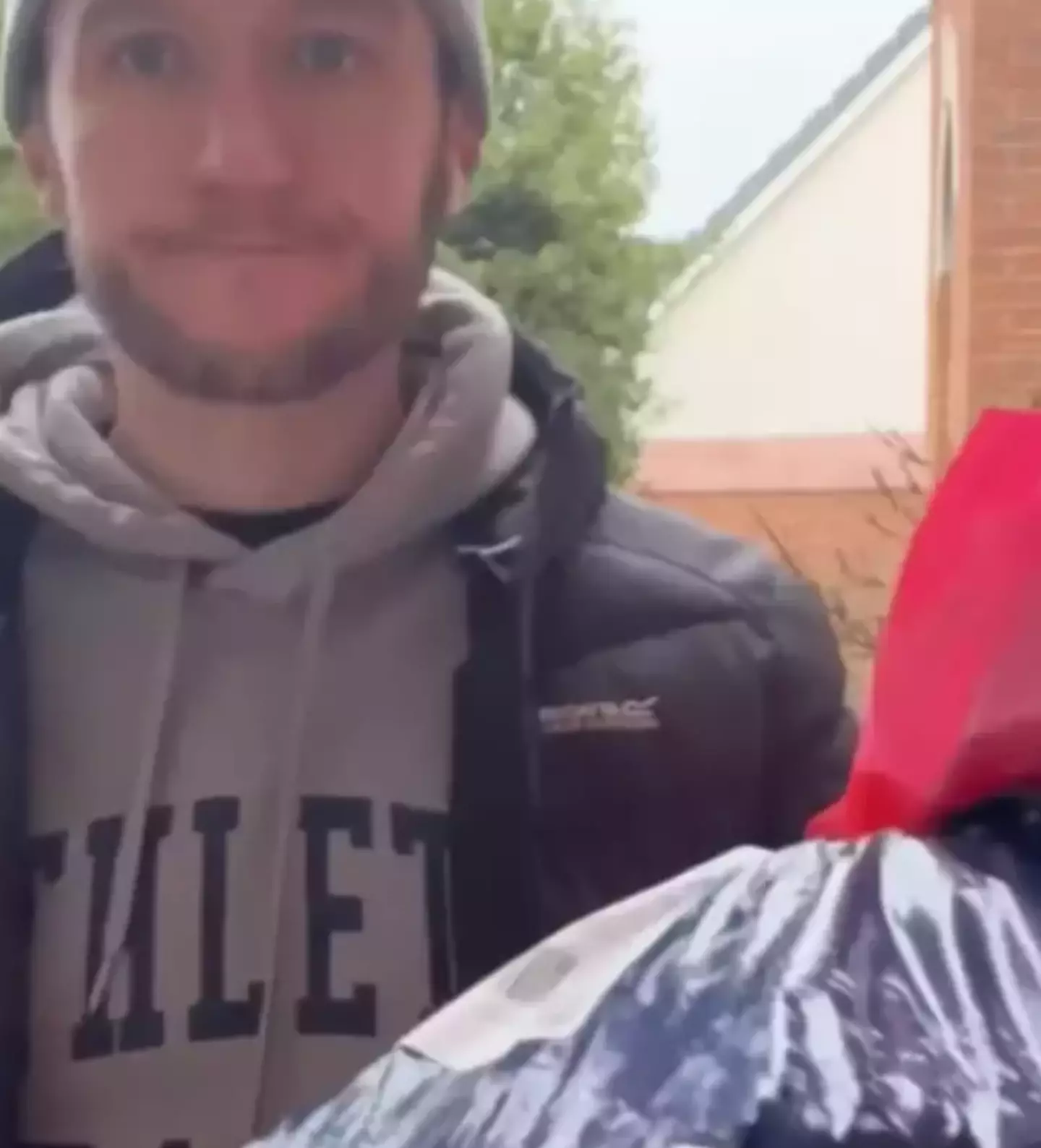 The Evri driver revealed how much he earns per delivery.