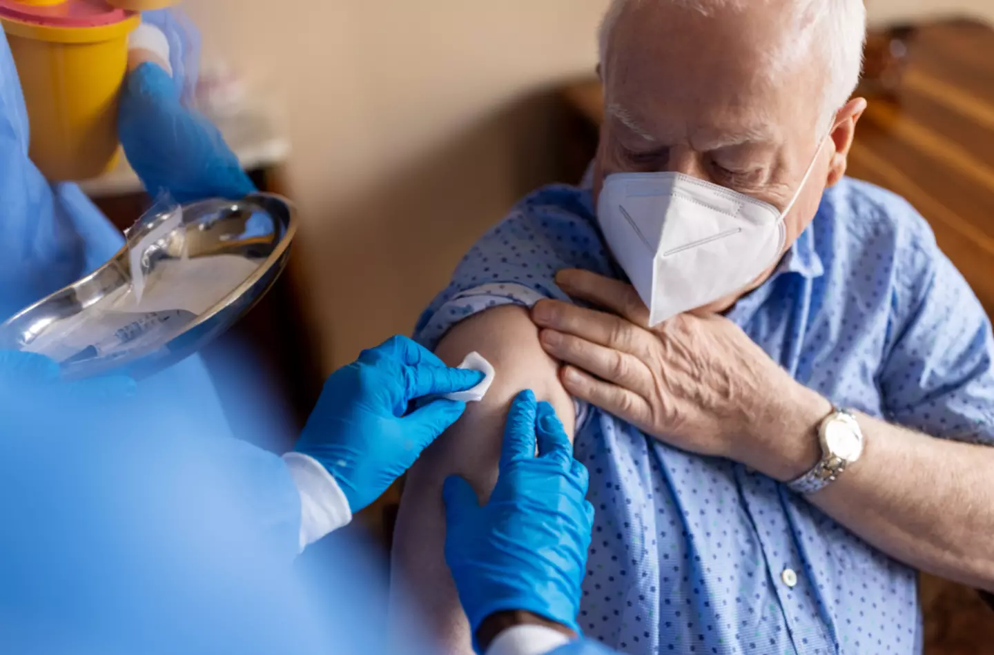 Some experts have recommended wearing a mask (Getty Stock Image)