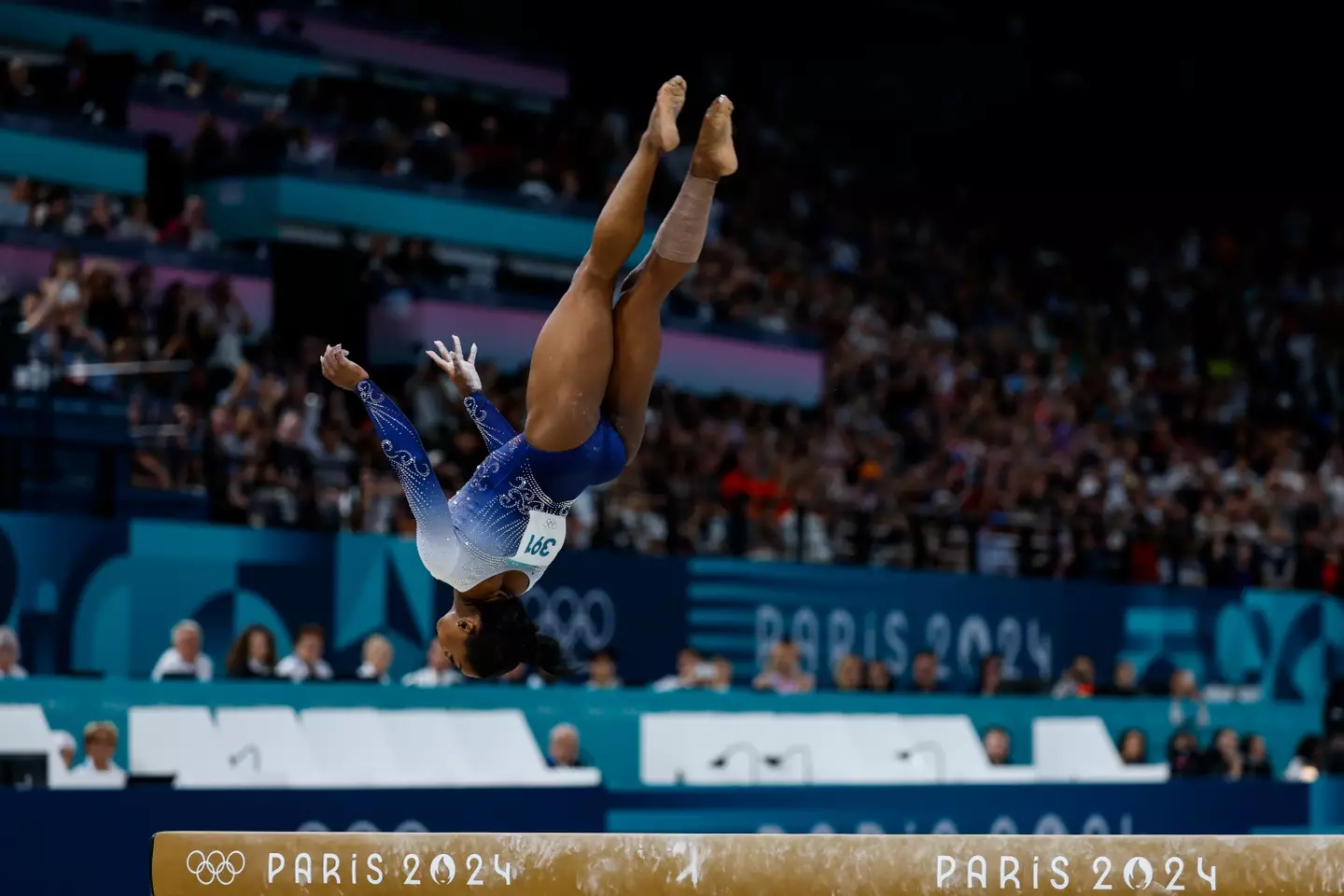 Simone Biles scored 13.100 in the individual balance beam. (Manu Reino/Europa Press via Getty Images)