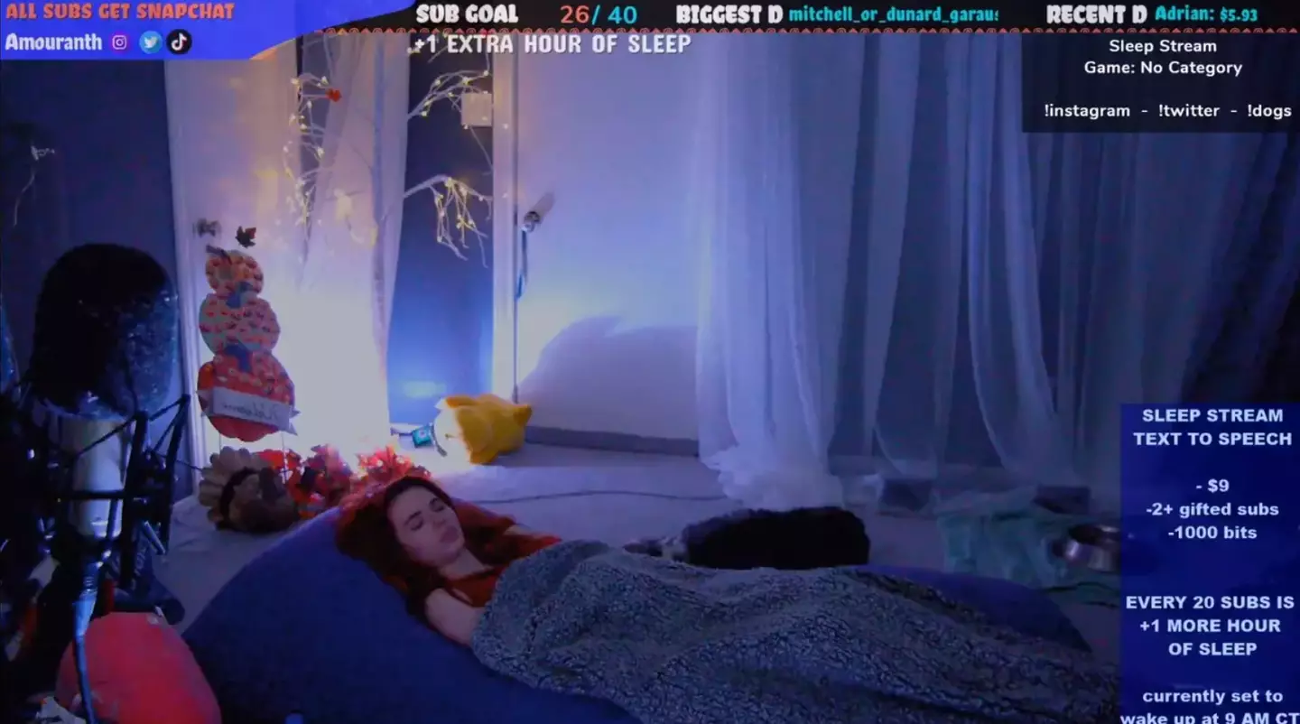 Amouranth sleeps on Twitch livestreams.