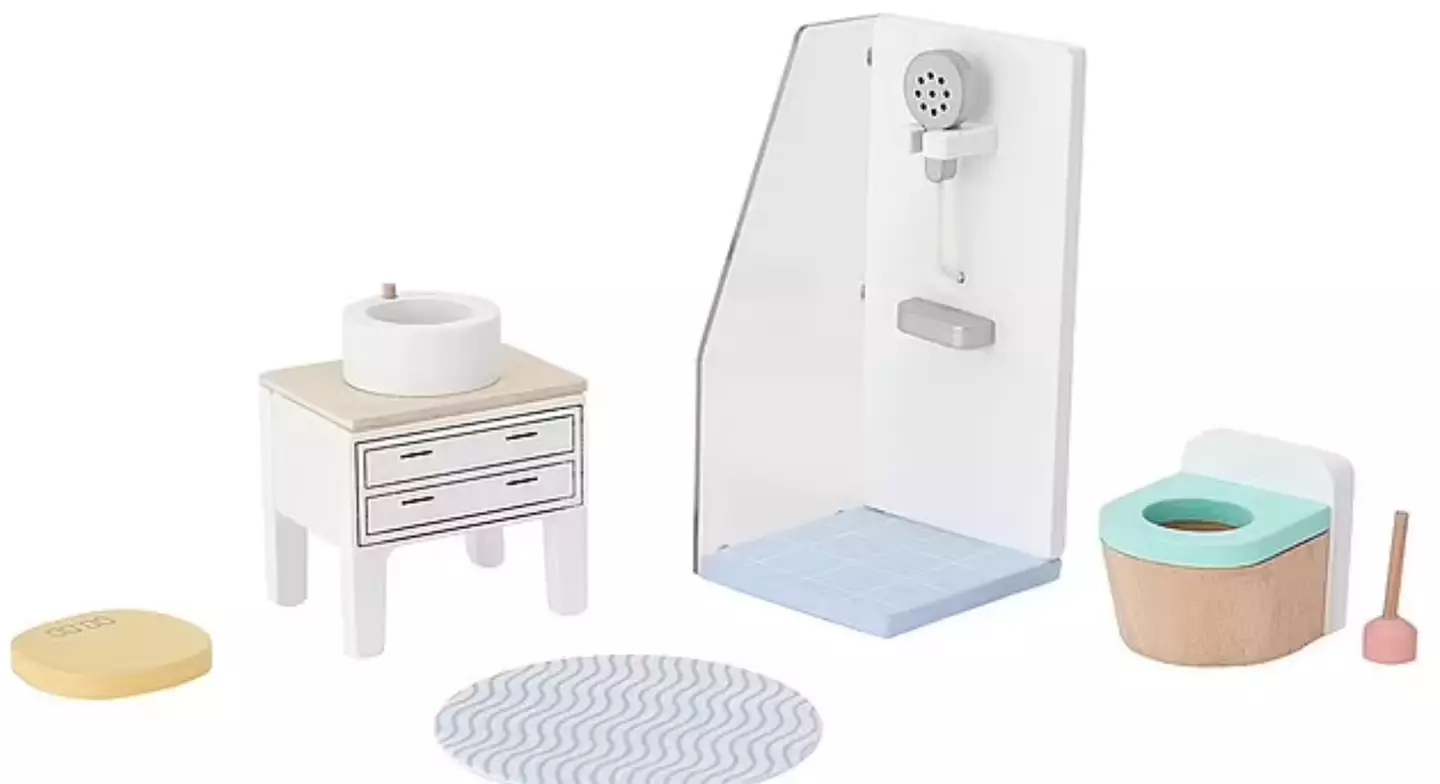 The six-piece set is sold at Kmart. (Kmart)