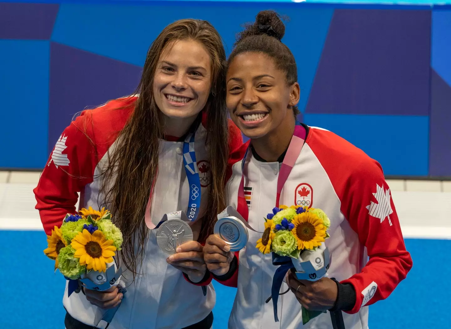 Jennifer Abel and  and Melissa Citrini-Beaulieu with their silver medals (