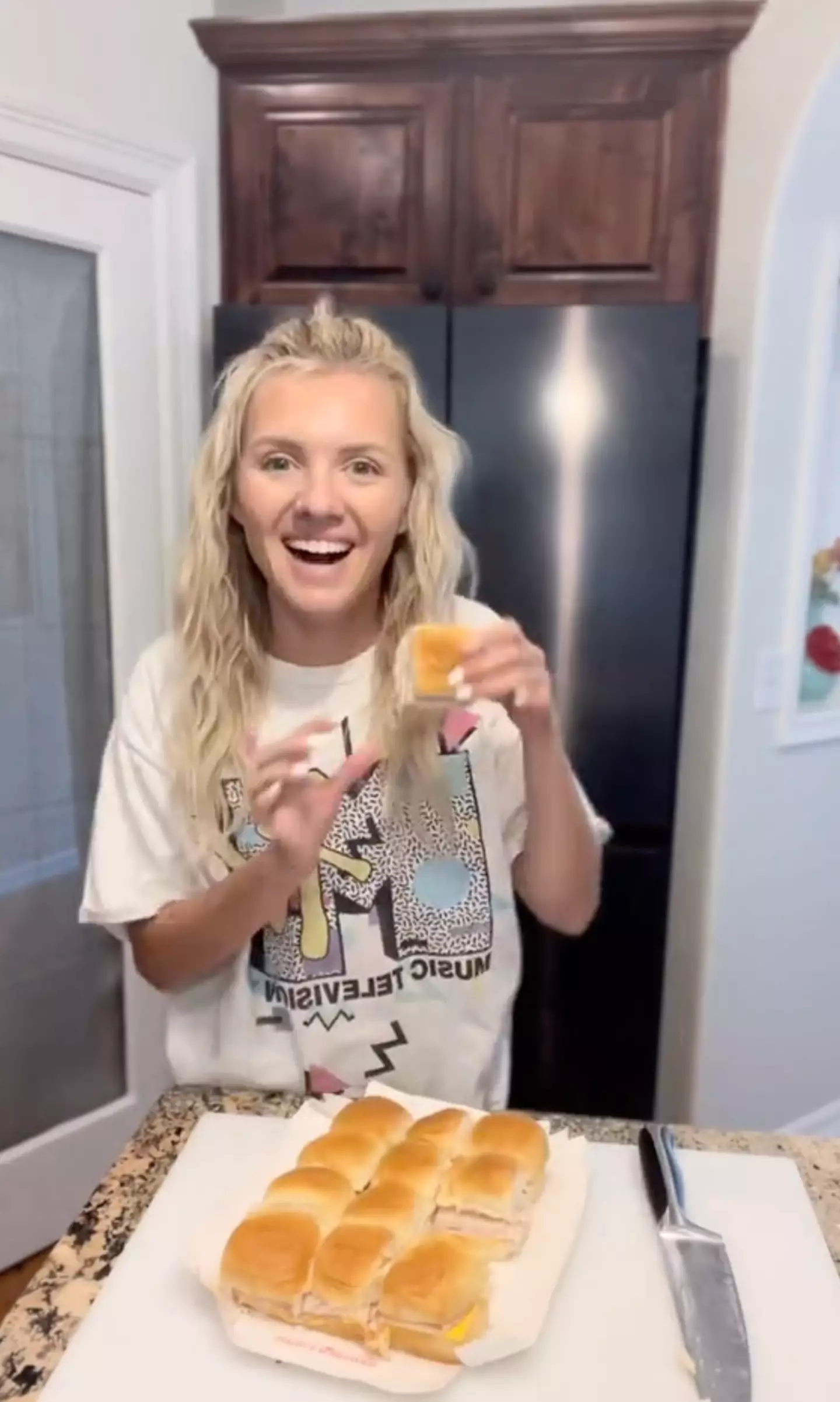The mum-of-four made up 12 packed lunch sandwiches in minutes ahead of the school week.