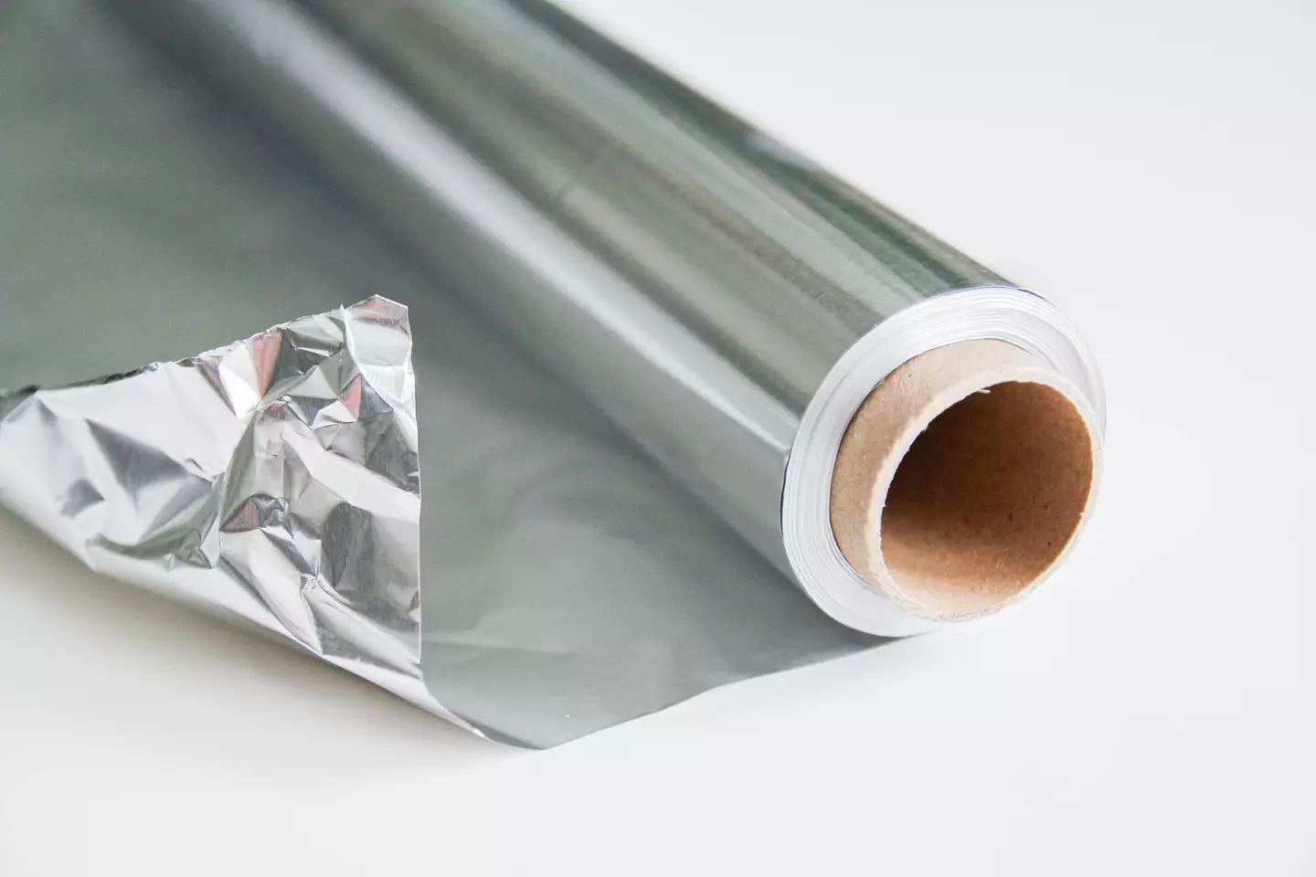 Researchers have claimed that tin foil may not be effective. (Kinga Krzeminska/Getty Images)