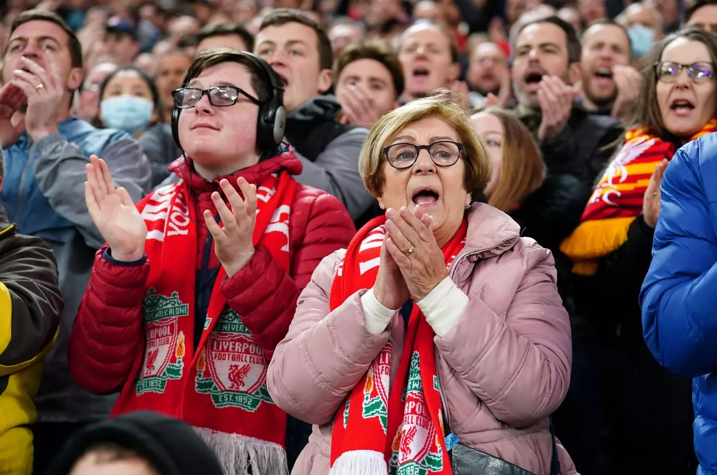 Liverpool fans clap on the 7th minute in mark or respect to Cristiano Ronaldo following the death of his new-born son (