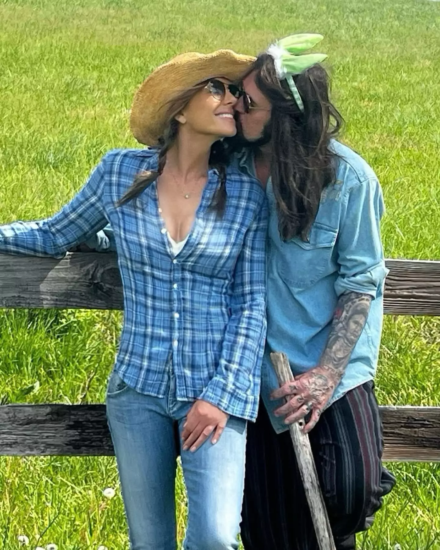 The pair uploaded the snap over Easter (Instagram/@billyraycyrus)